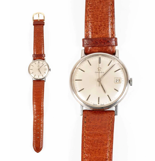 A Stainless Steel Calendar Centre Seconds Wristwatch, signed Omega