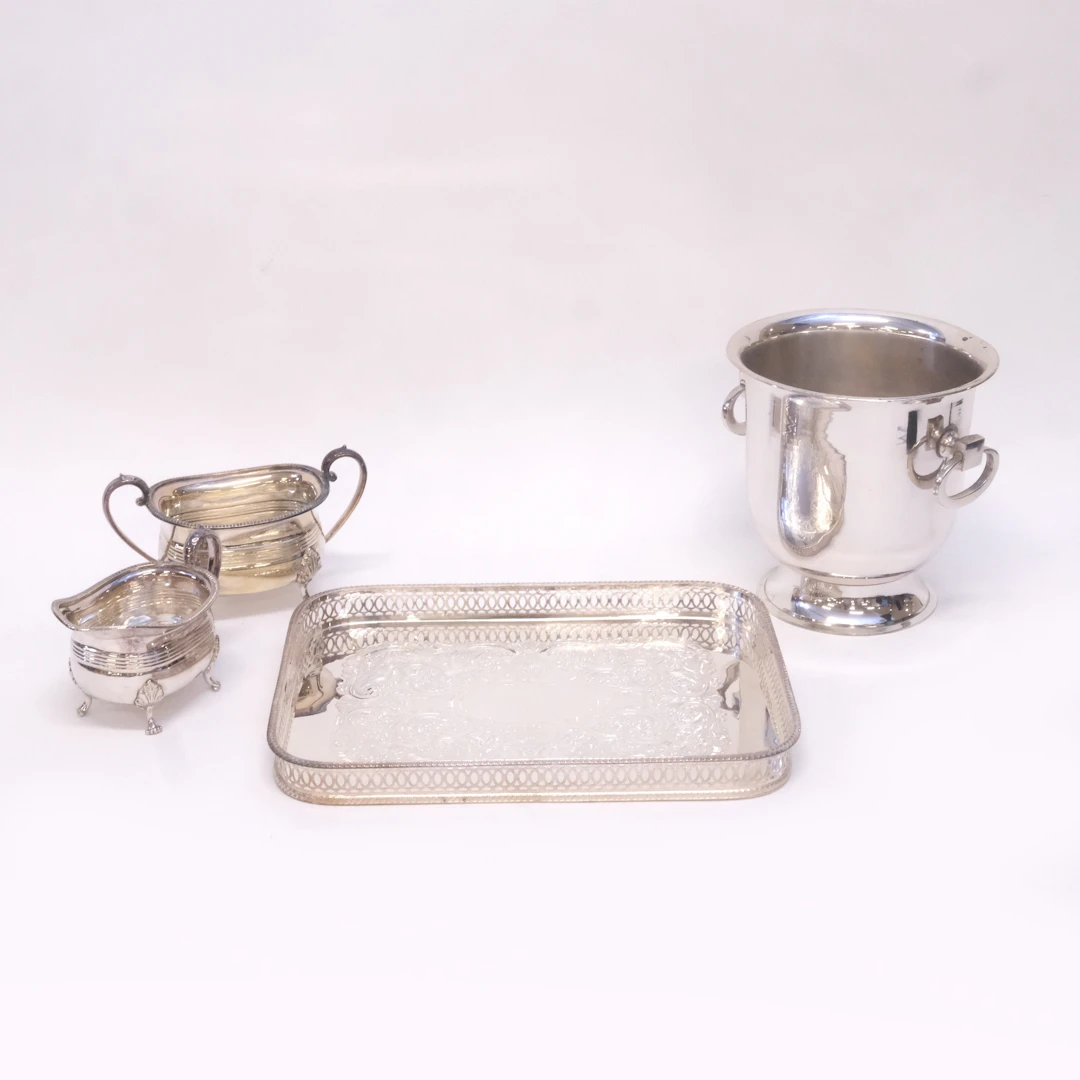 FÖREMÅL AV NYSILVER, 4 DELAR.
