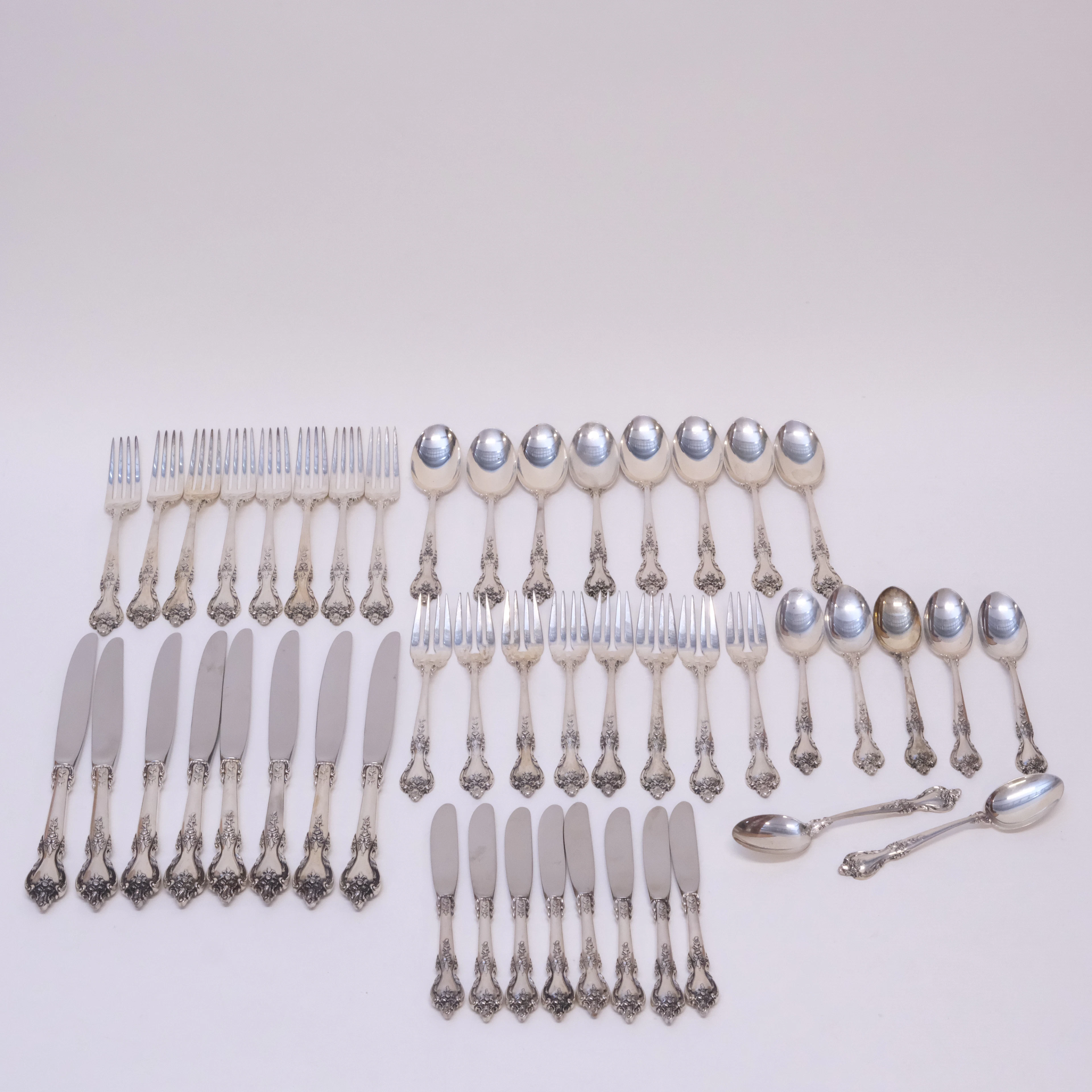 BESTICKUPPSÄTTNING, 47 DELAR, LUNT, STERLING SILVER.