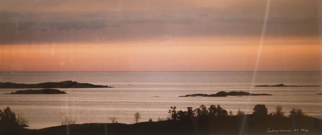 ANDERS LAMRÉN. FOTOGRAFI. MARÖ KUPA I S:T ANNA.