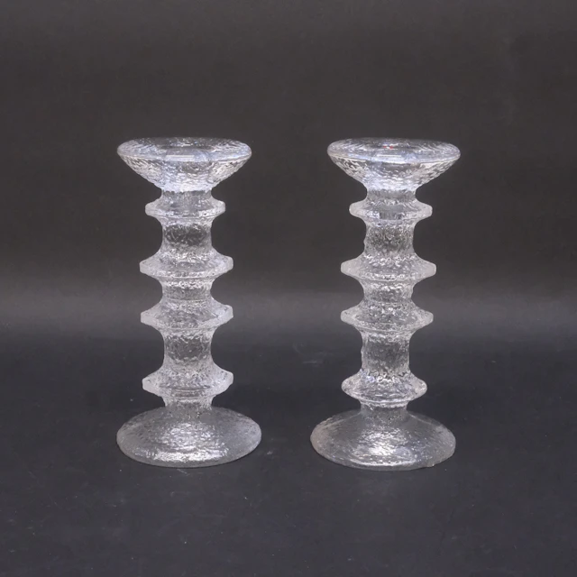 TIMO SARPANEVA. IITTALA, TVÅ LJUSSTAKAR " FESTIVO ".
