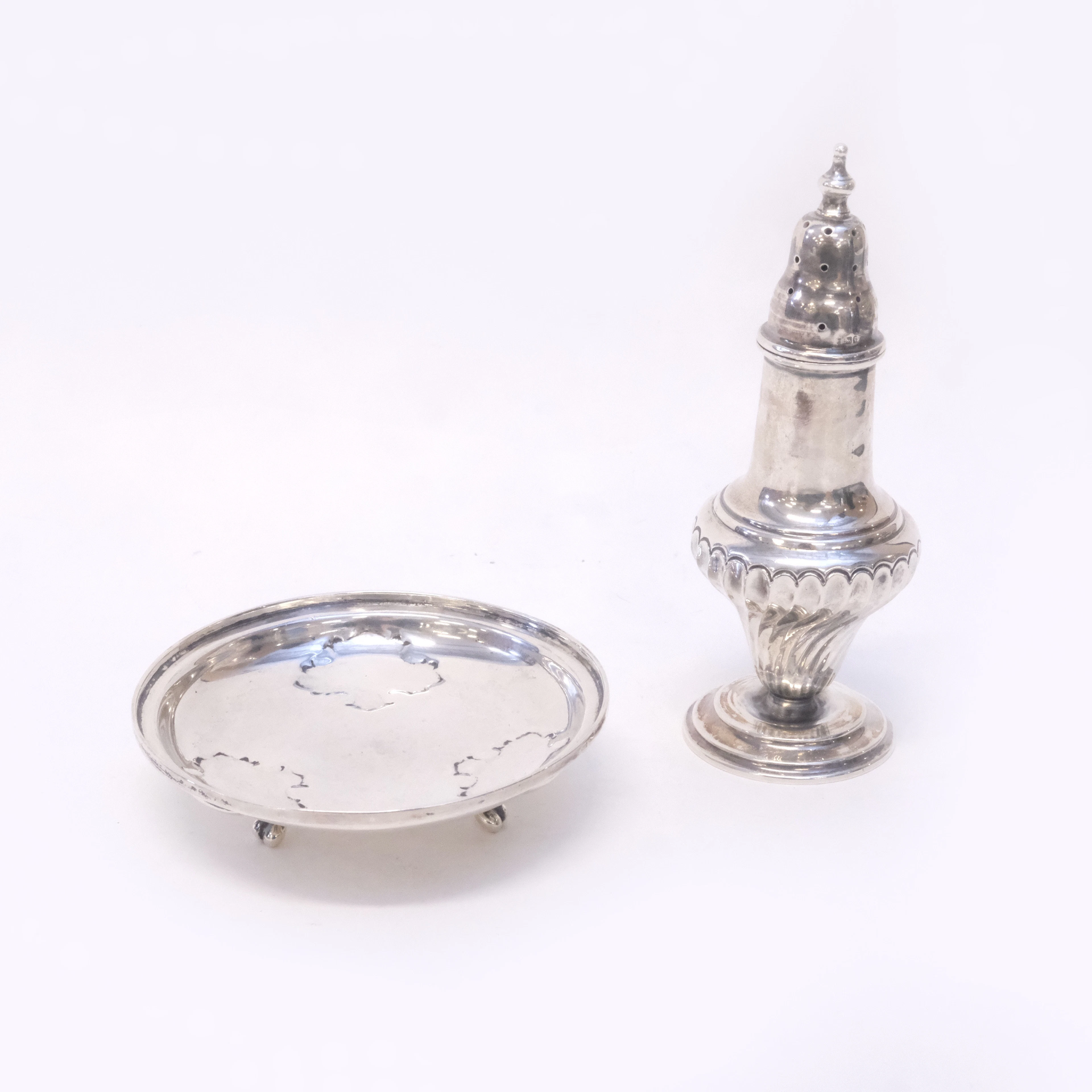 FAT OCH STRÖARE, SILVER, ENGLAND.