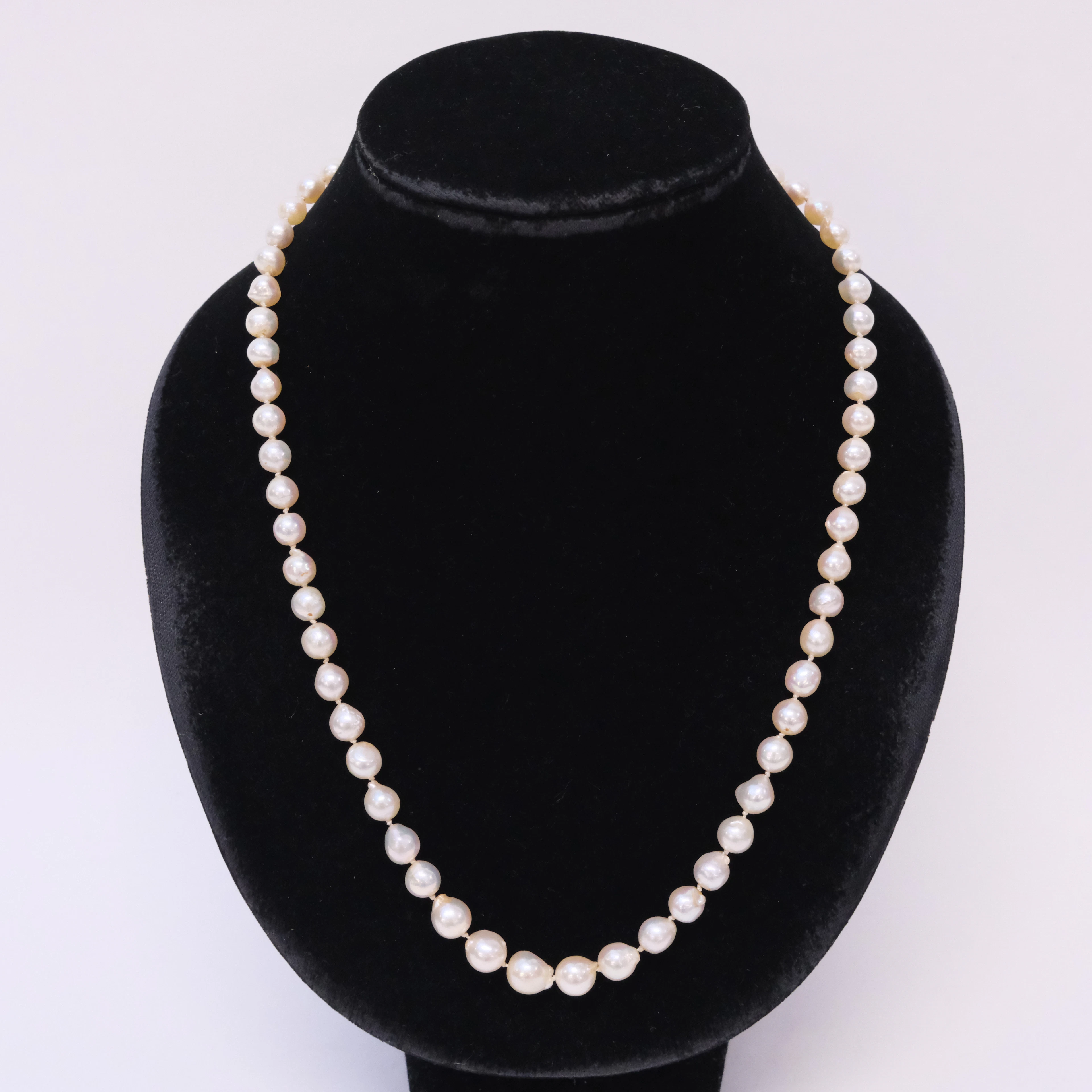 PÄRLCOLLIER.