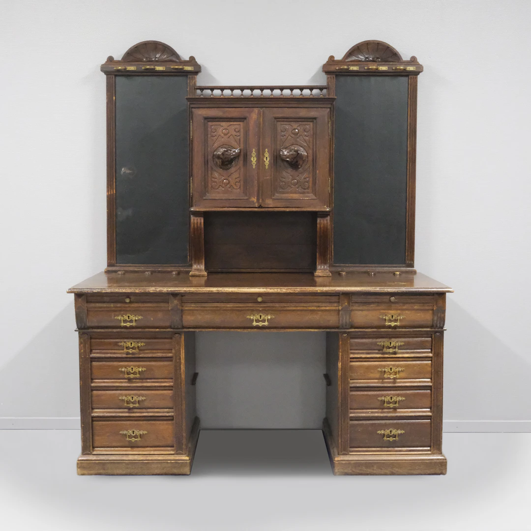 SKRIVBORD FÖR SLOTTSFÖRVALTARE. EK. NYRENÄSSANS. DANMARK, 1890-TAL.