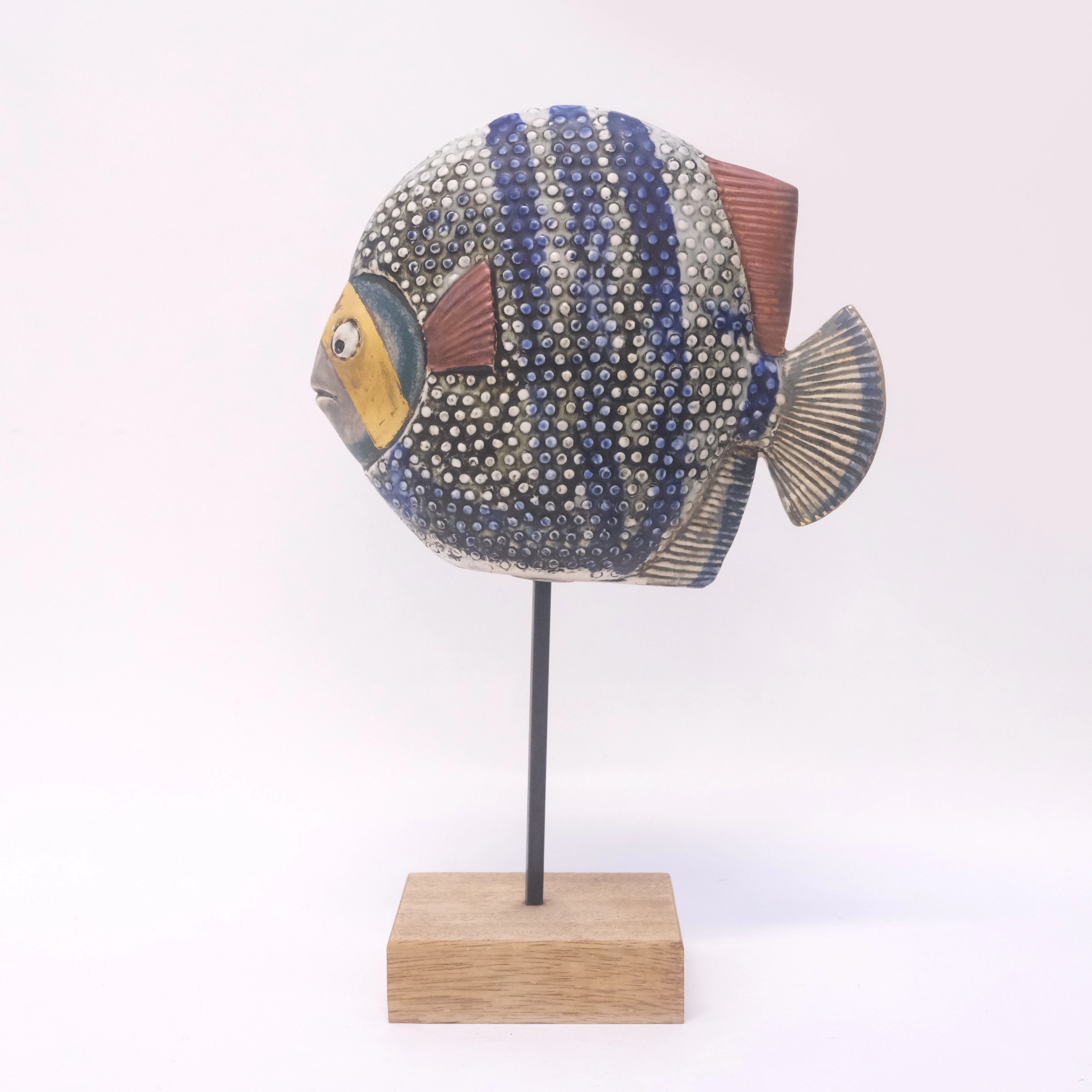 LISA LARSON. GUSTAVSBERG, FISK.
