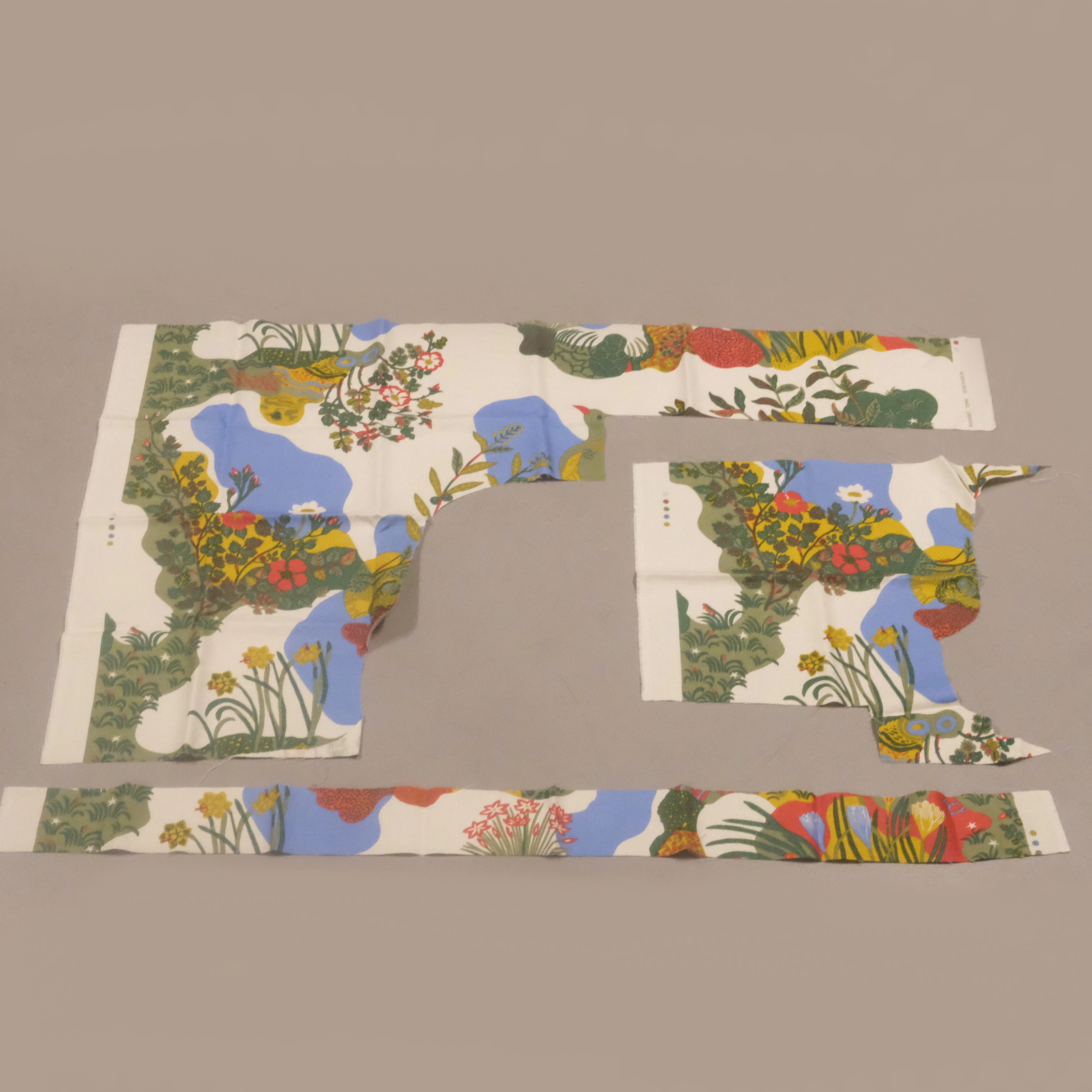 JOSEF FRANK. TYGSTUVAR, SVENSKT TENN, "AKREON".