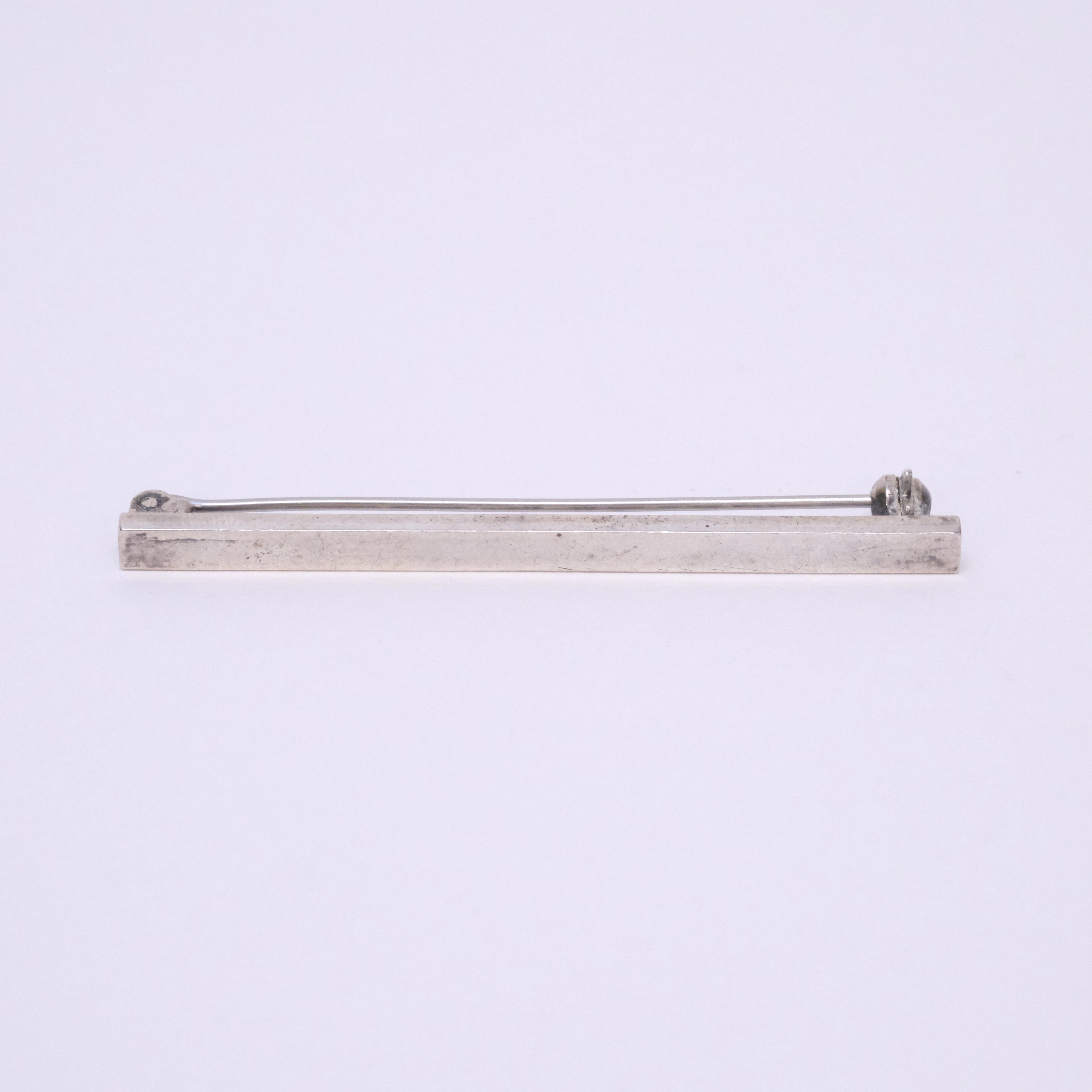 WIWEN NILSSON. BROSCH, SILVER, REKTANGULÄR FORM, LUND 1968.