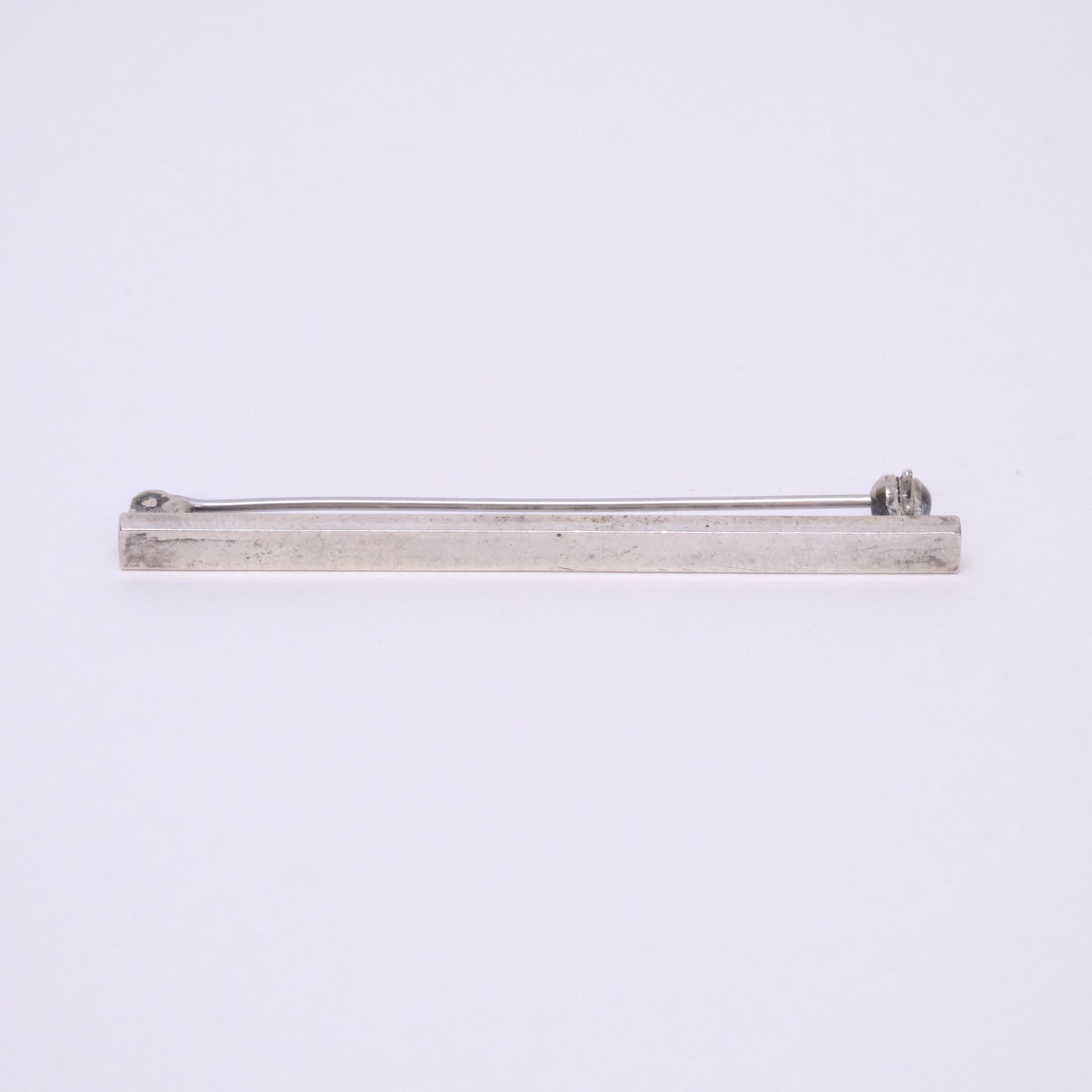 WIWEN NILSSON. BROSCH, SILVER, REKTANGULÄR FORM, LUND 1968.