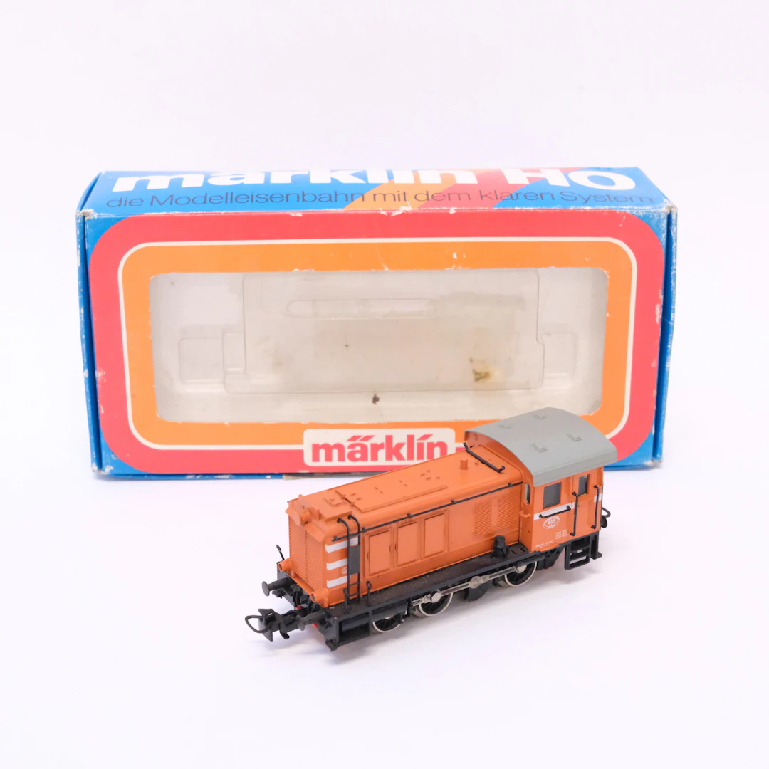 MÄRKLIN. MODELLJÄRNVÄG, DIESELLOK. "3138". SKALA HO.
