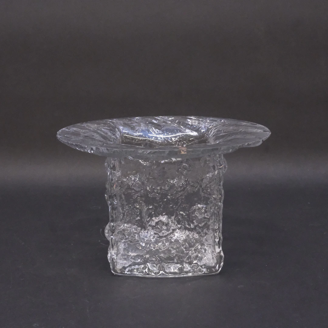 TIMO SARPANEVA. VAS / YTTERFODER, IITTALA.