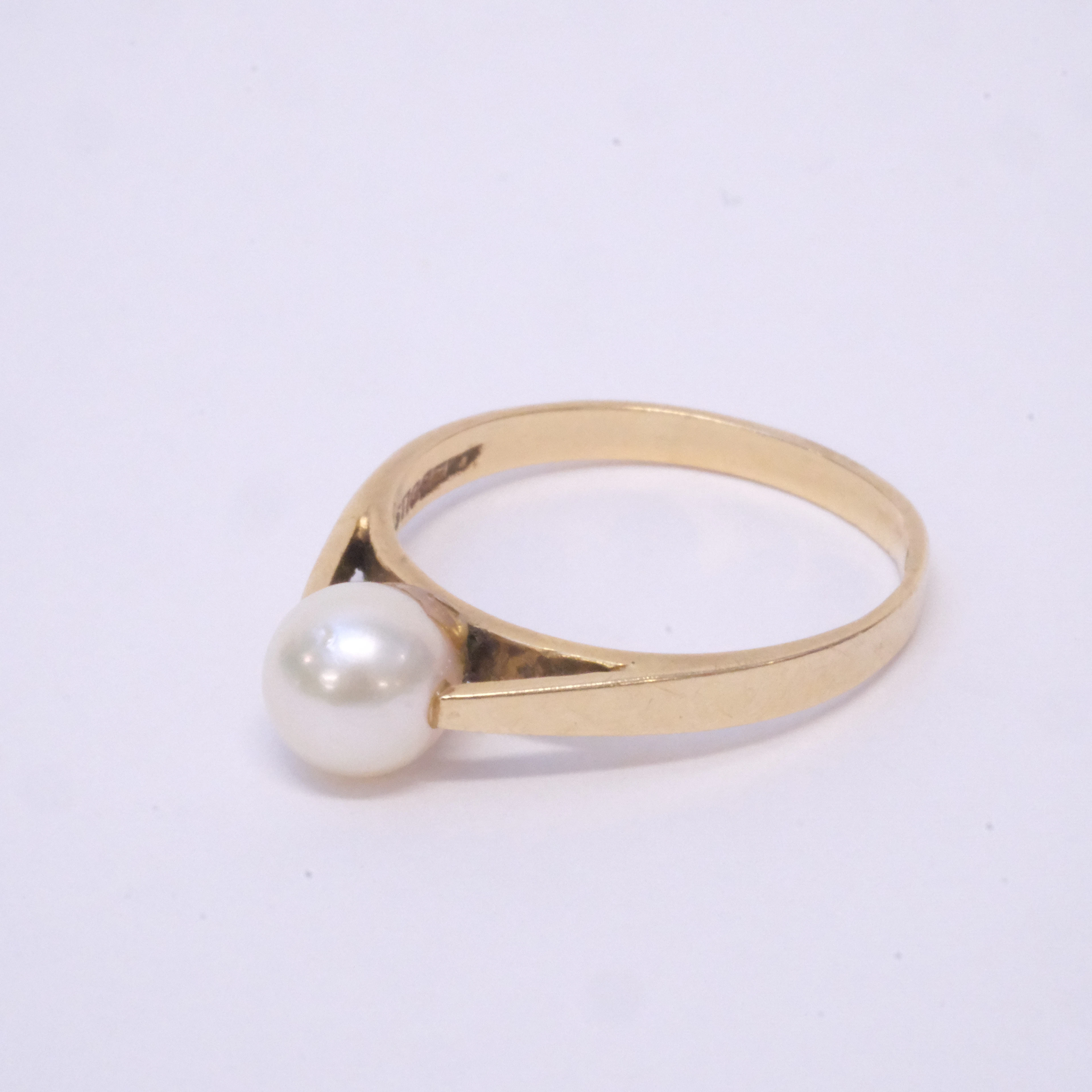 RING MED PÄRLA, STIGBERT, 18K GULD.
