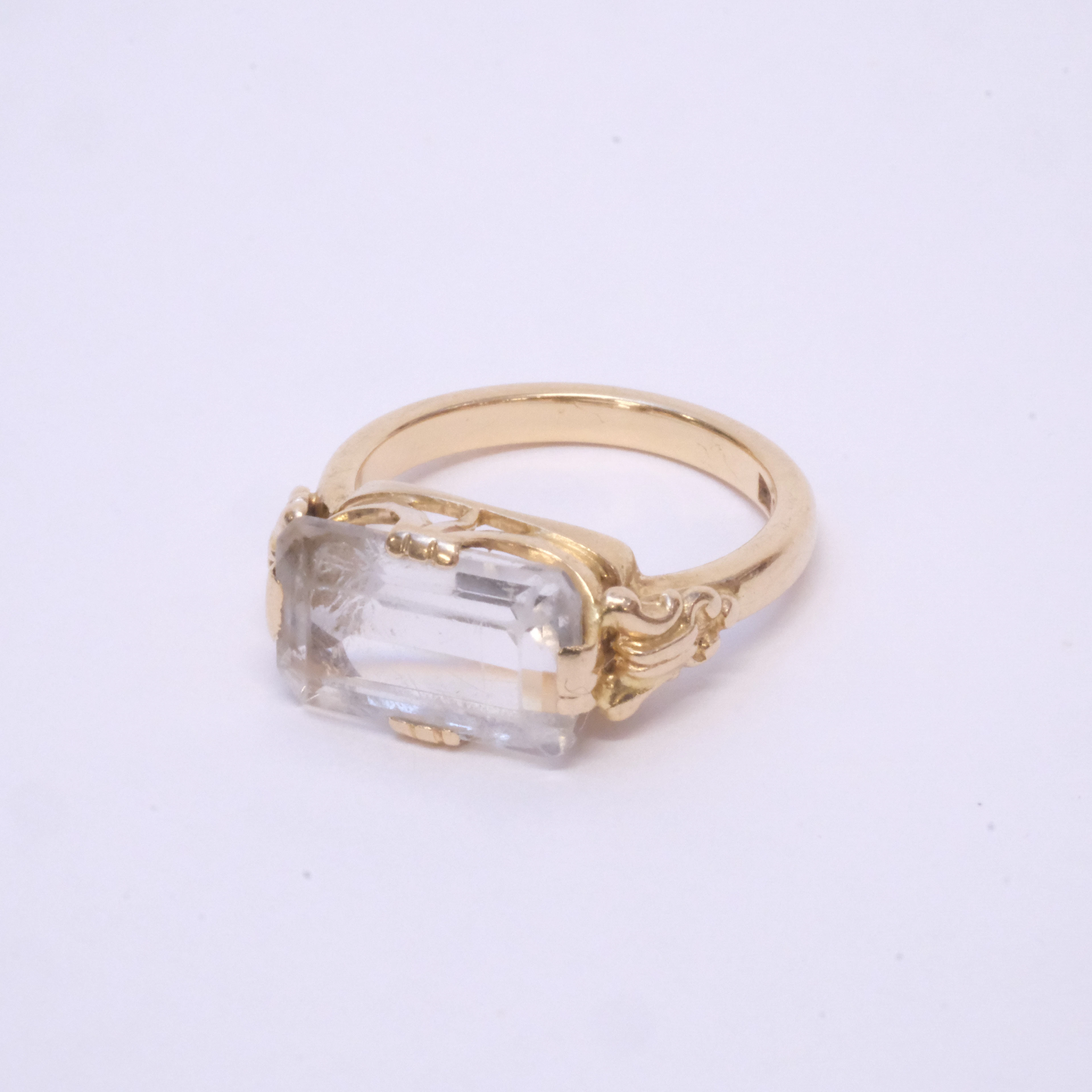 RING MED BERGKRISTALL, 18K GULD.
