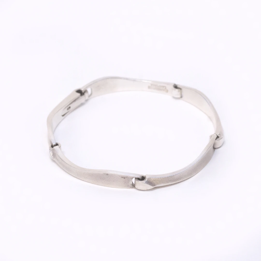 ZOLTAN POPOVITS. ARMBAND, "AGENA", SILVER, LAPPONIA, FINLAND.