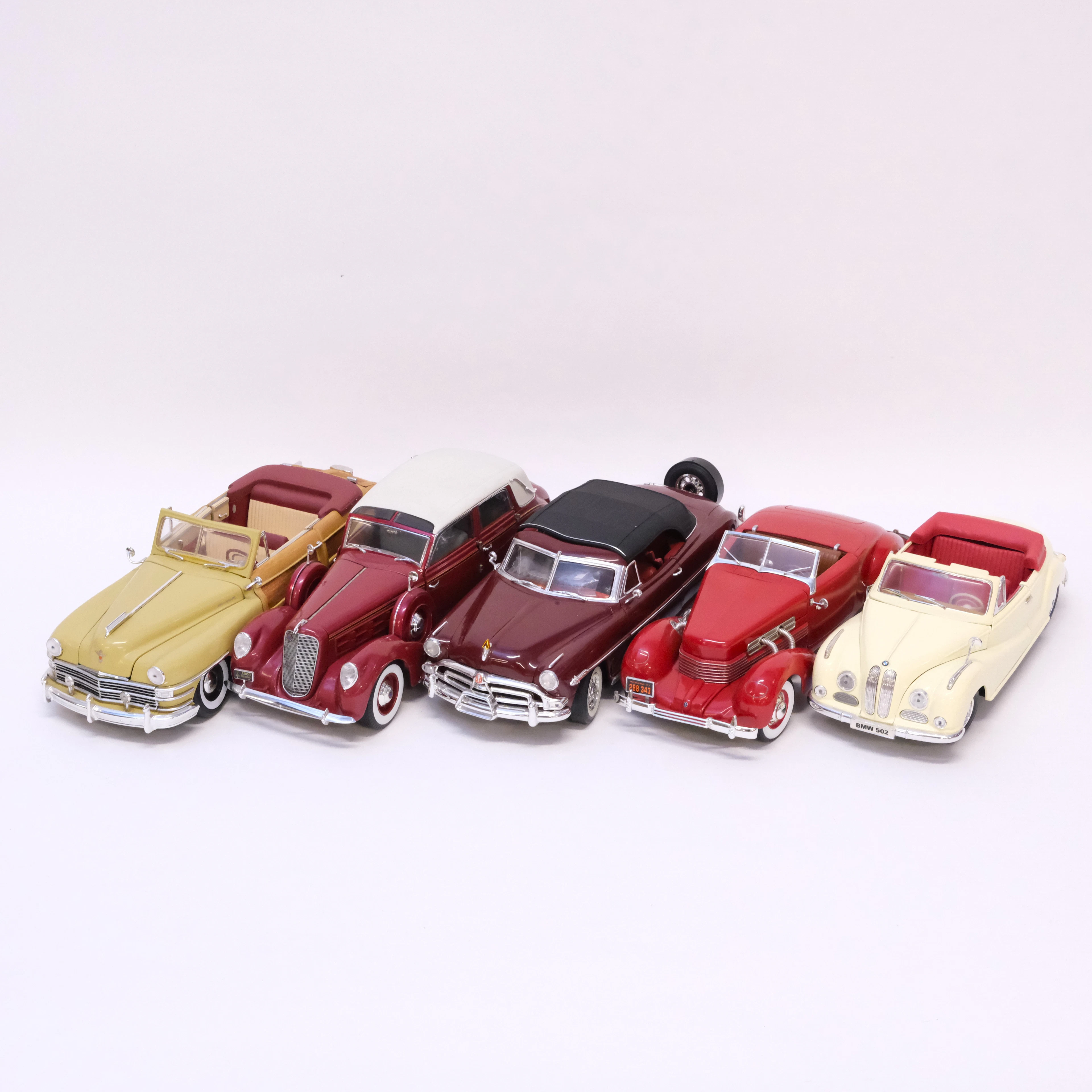 FEM MODELLBILAR. MAISTO, ERTL, SIGNATURE, DIE-CAST PROMOTIONS SAMT