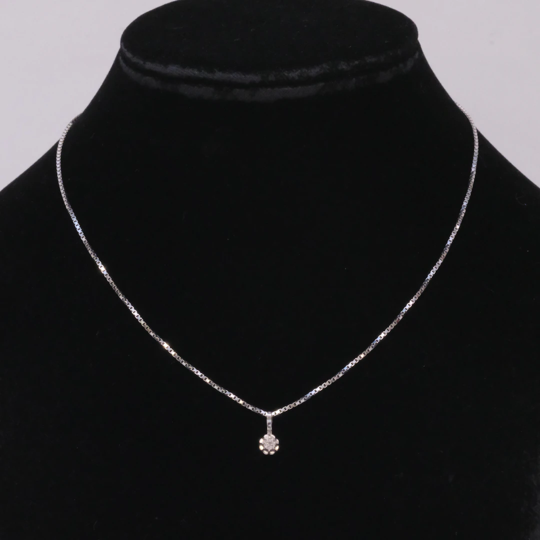 HÄNGE MED DIAMANT SAMT KEDJA, 18K VITGULD.