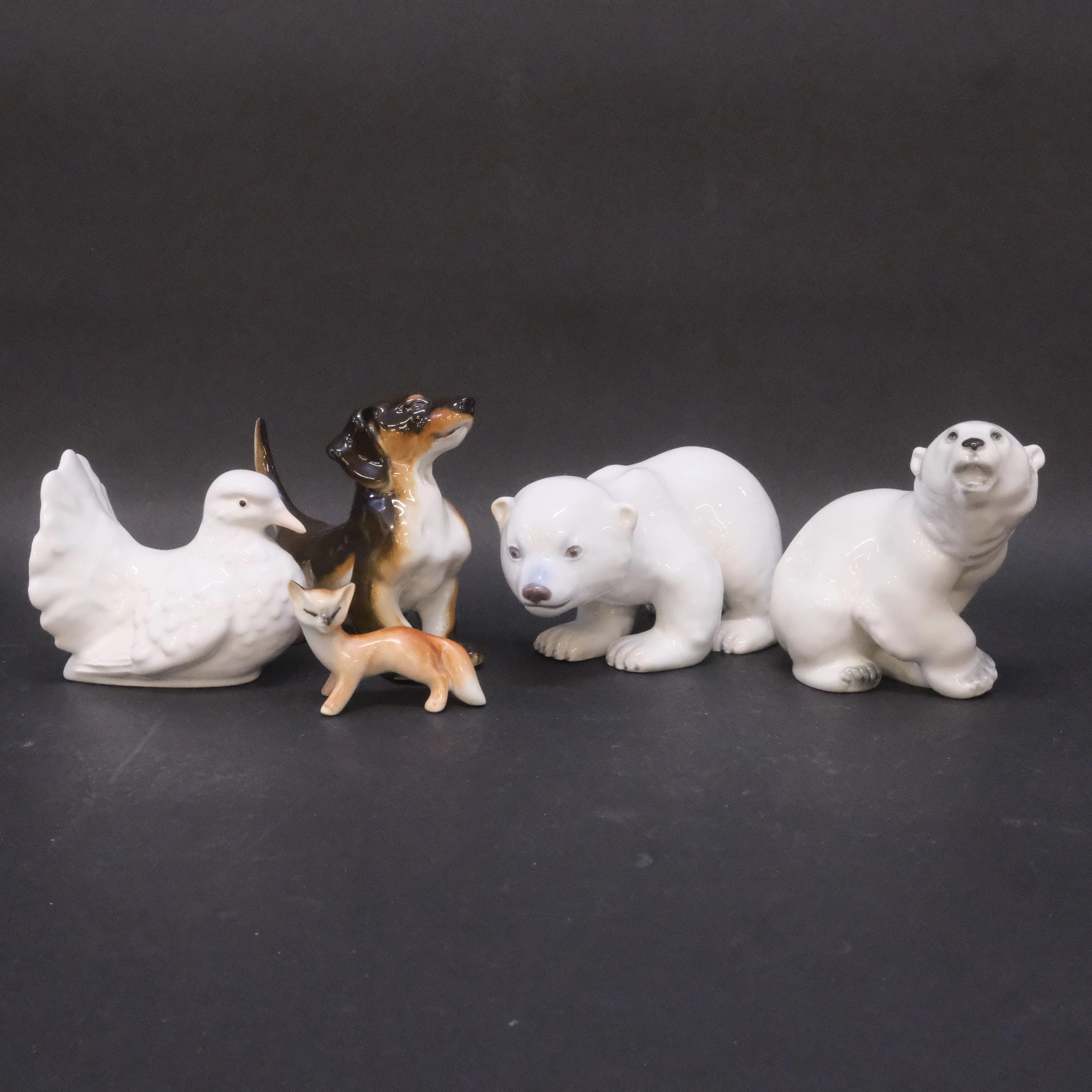 5 FIGURINER.