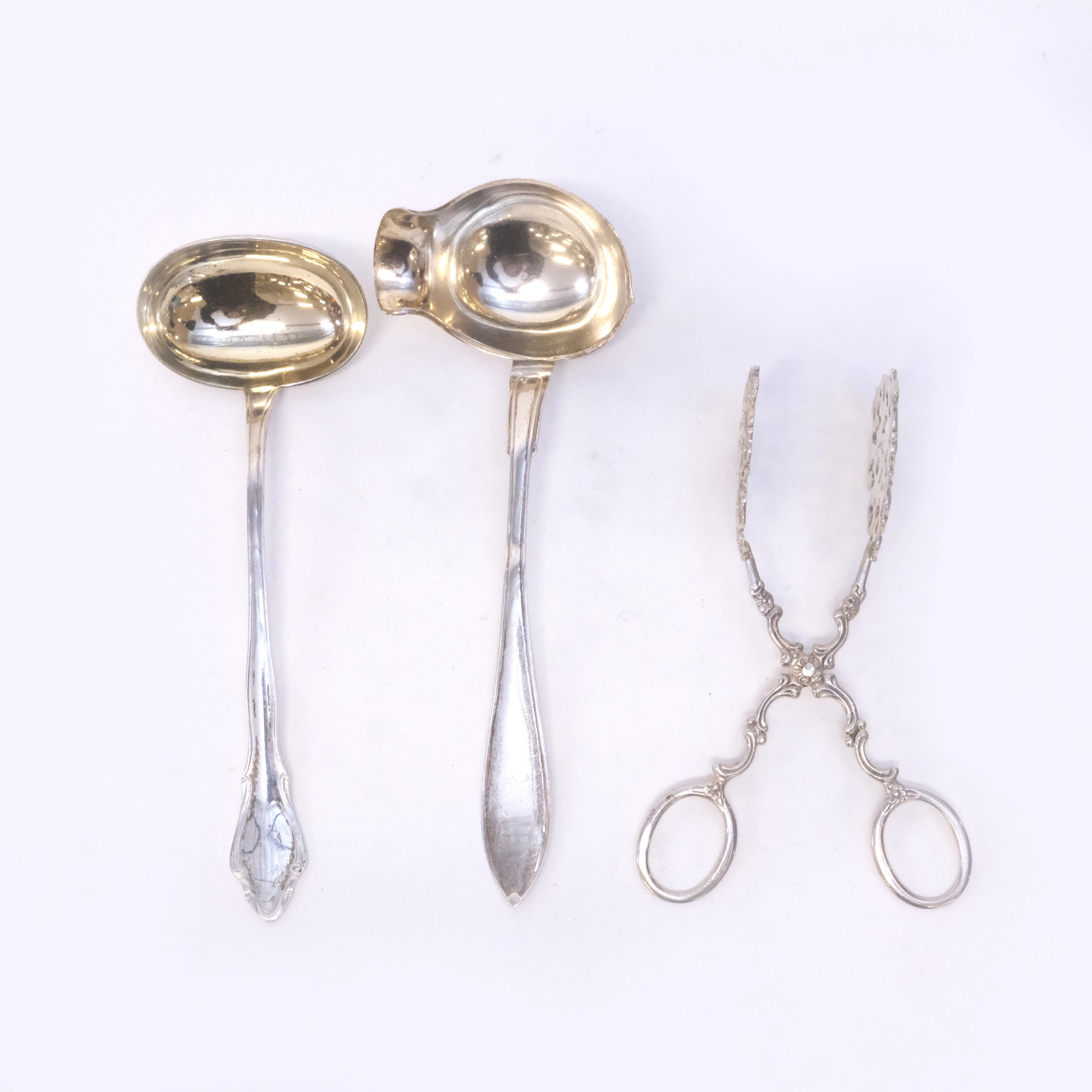 TRE DELAR SILVER.