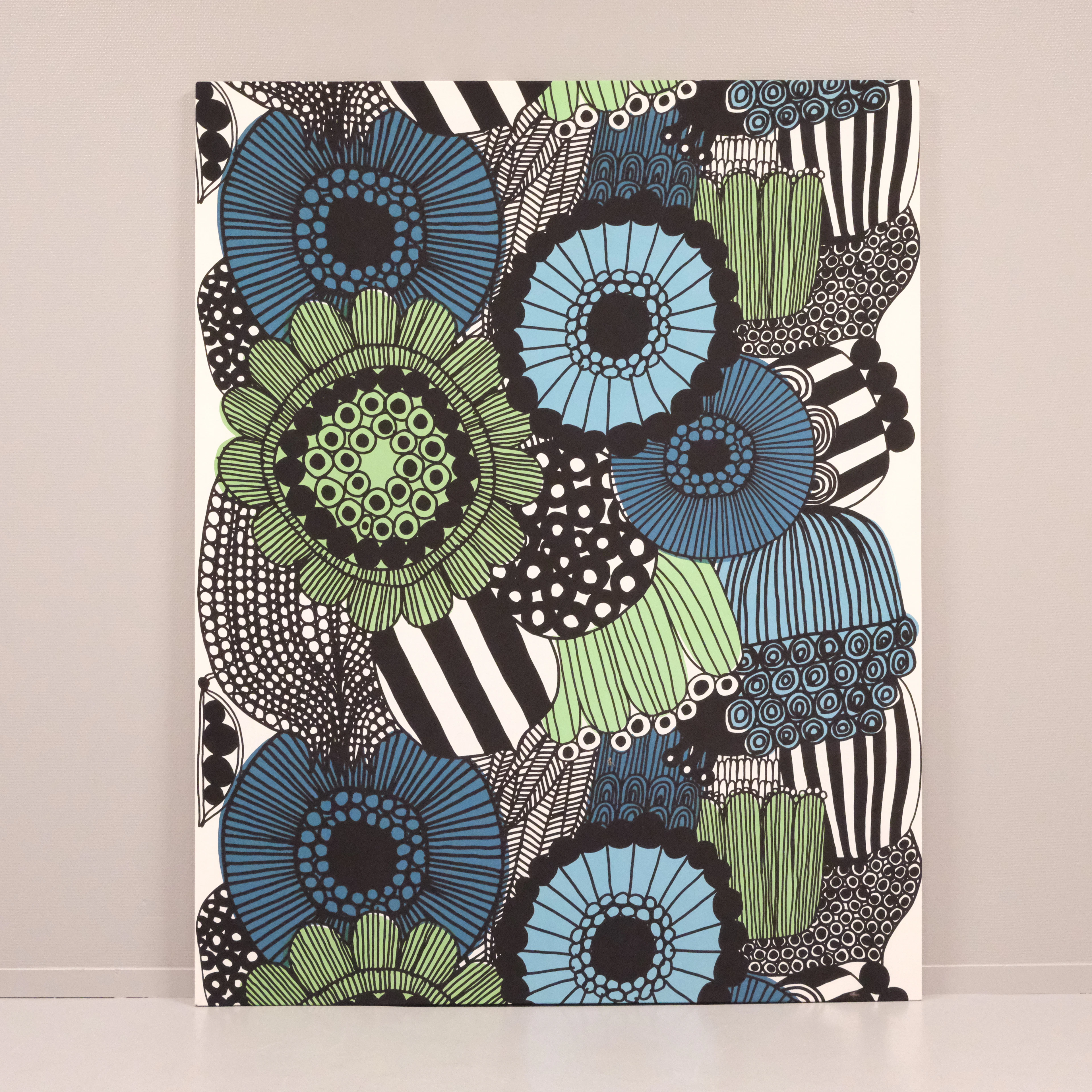 MAIJA LOUEKARI. TAVLA, TEXTIL, "SIIRTOLAPUUTARHA", MARIMEKKO.