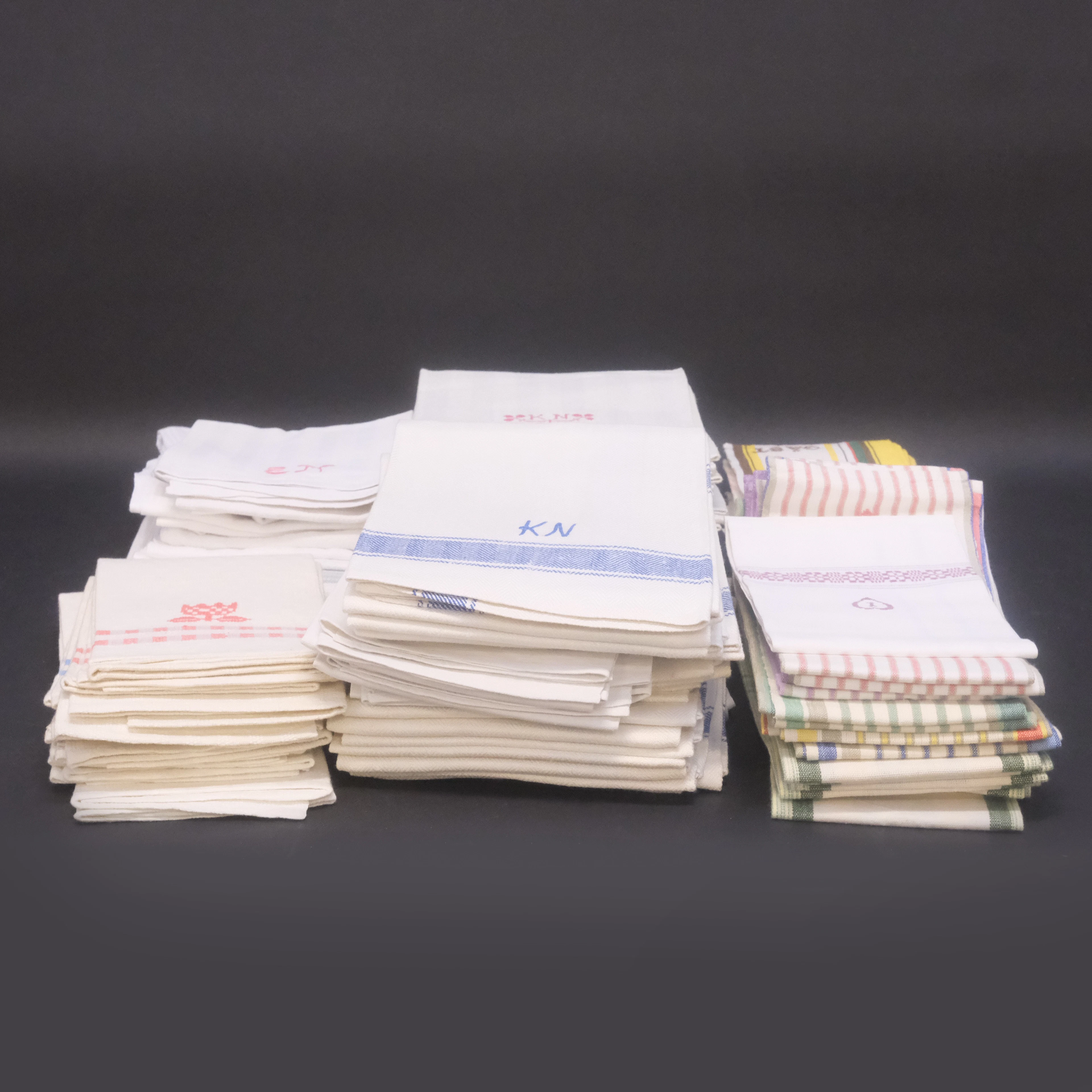 PARTI LINNEHANDUKAR.