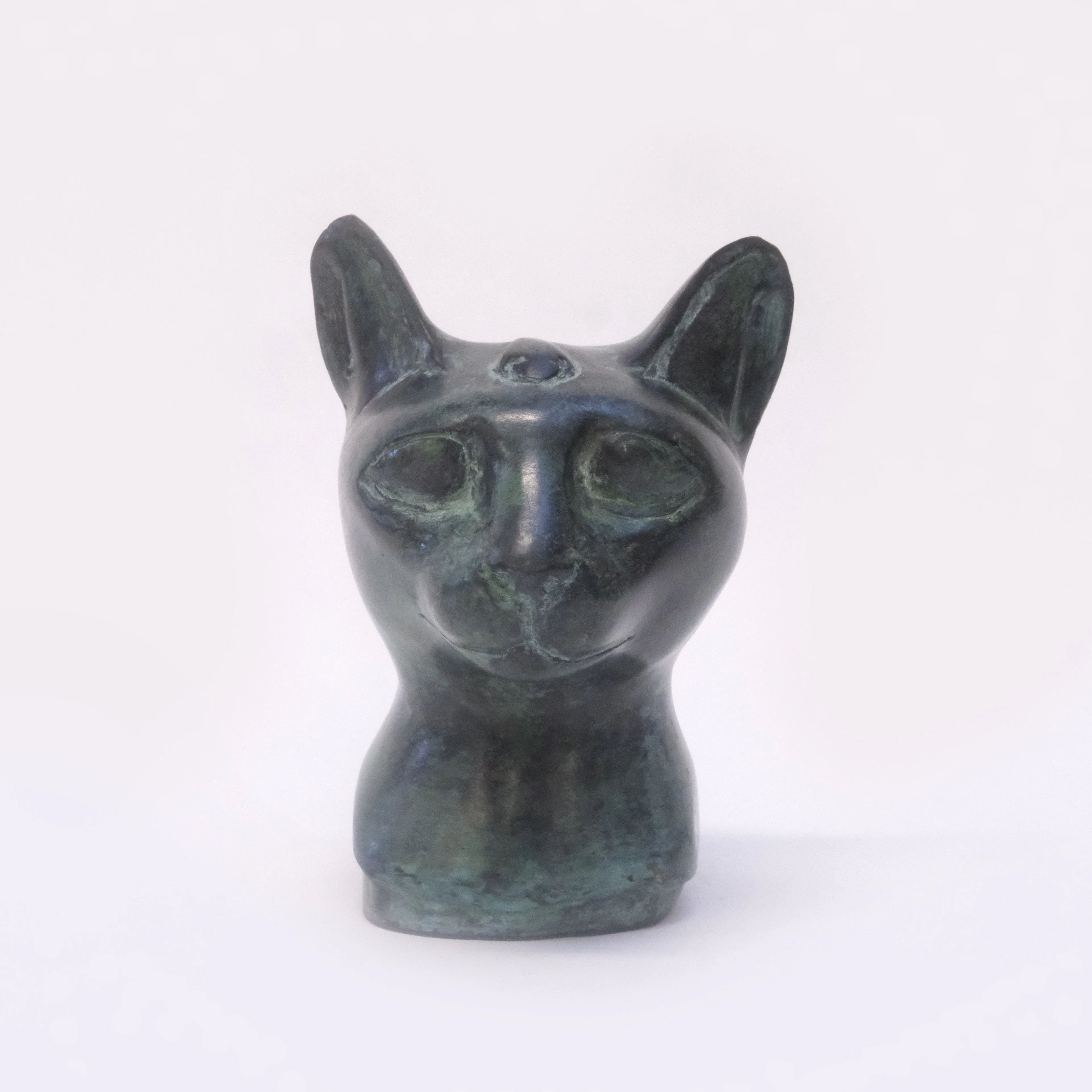 SKULPTUR, "BASTET", SAMTIDA, PATINERAD BRONS.