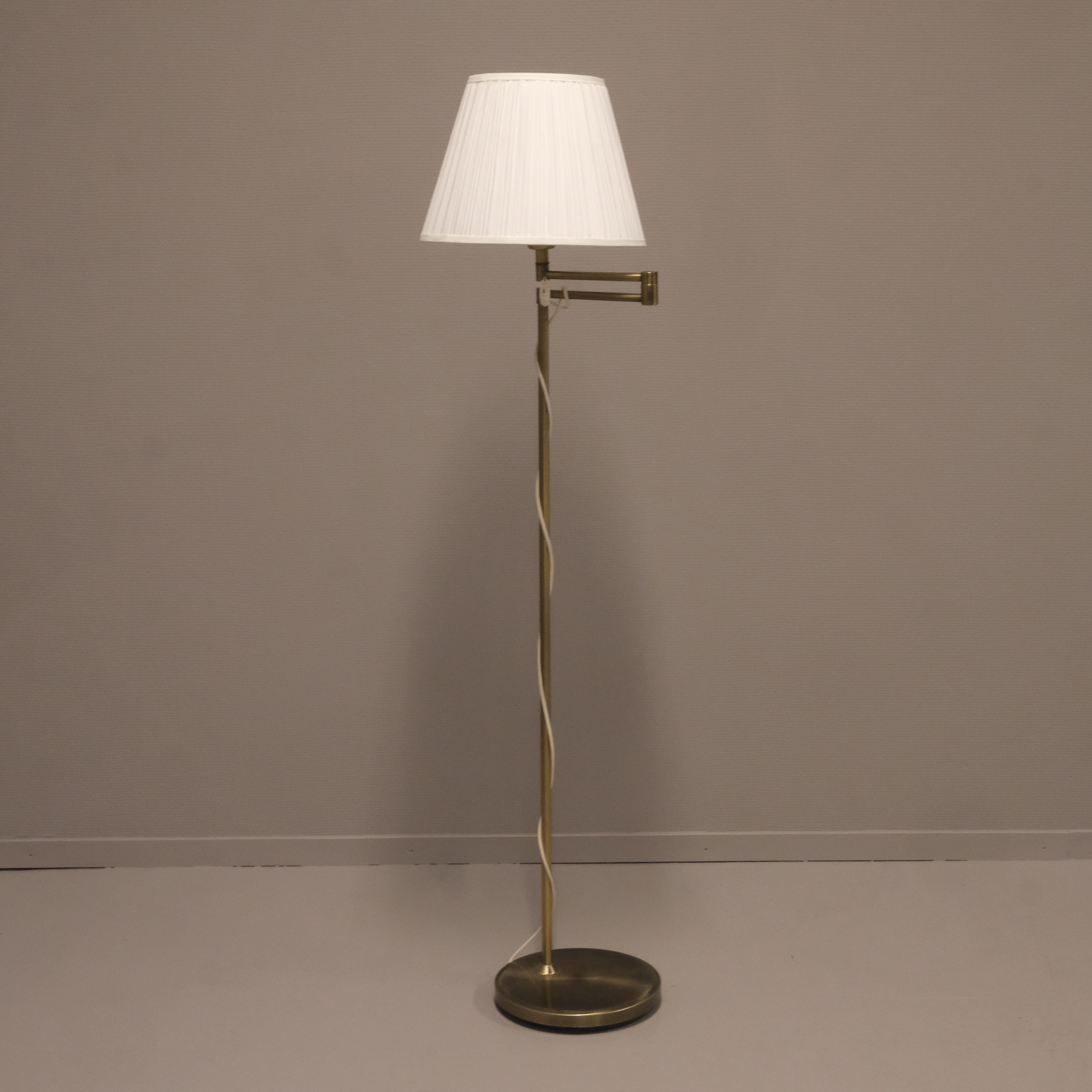 GOLVLAMPA.
