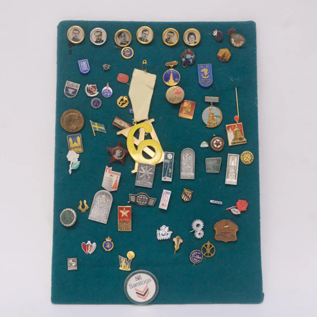 SAMLING PINS, 1950/60/70-TAL, 63 DELAR.