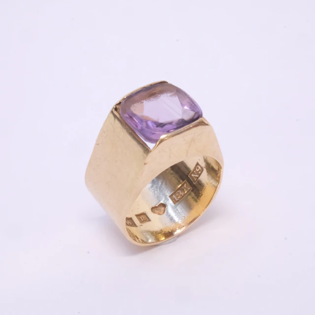 KLACKRING MED AMETIST, 18K GULD.