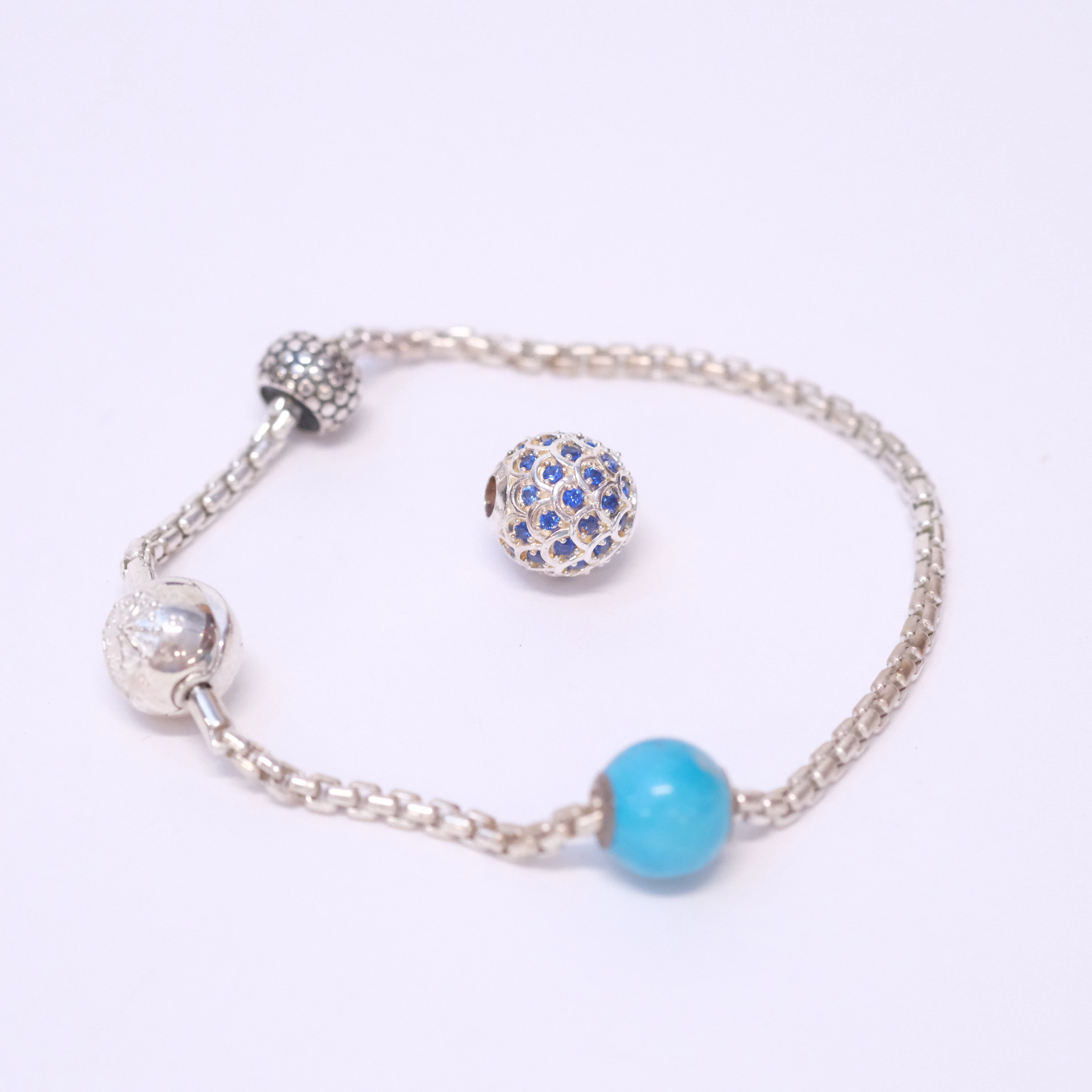 THOMAS SABO. ARMBAND MED BERLOCKER SAMT EXTRA BERLOCK, SILVER.