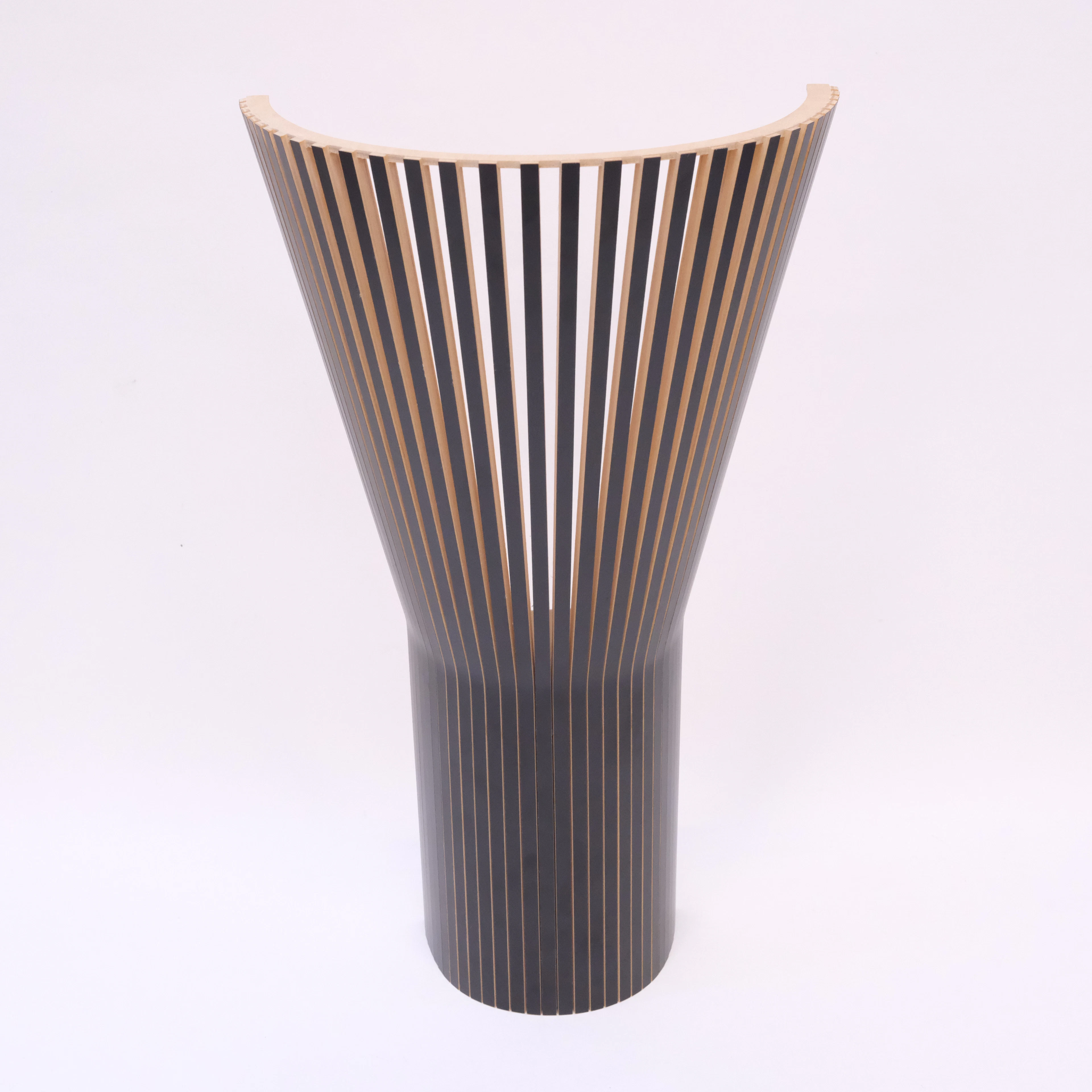 SEPPO KOHO. VÄGGLAMPA, MODELL "SE 42". SECTO DESIGN OY.