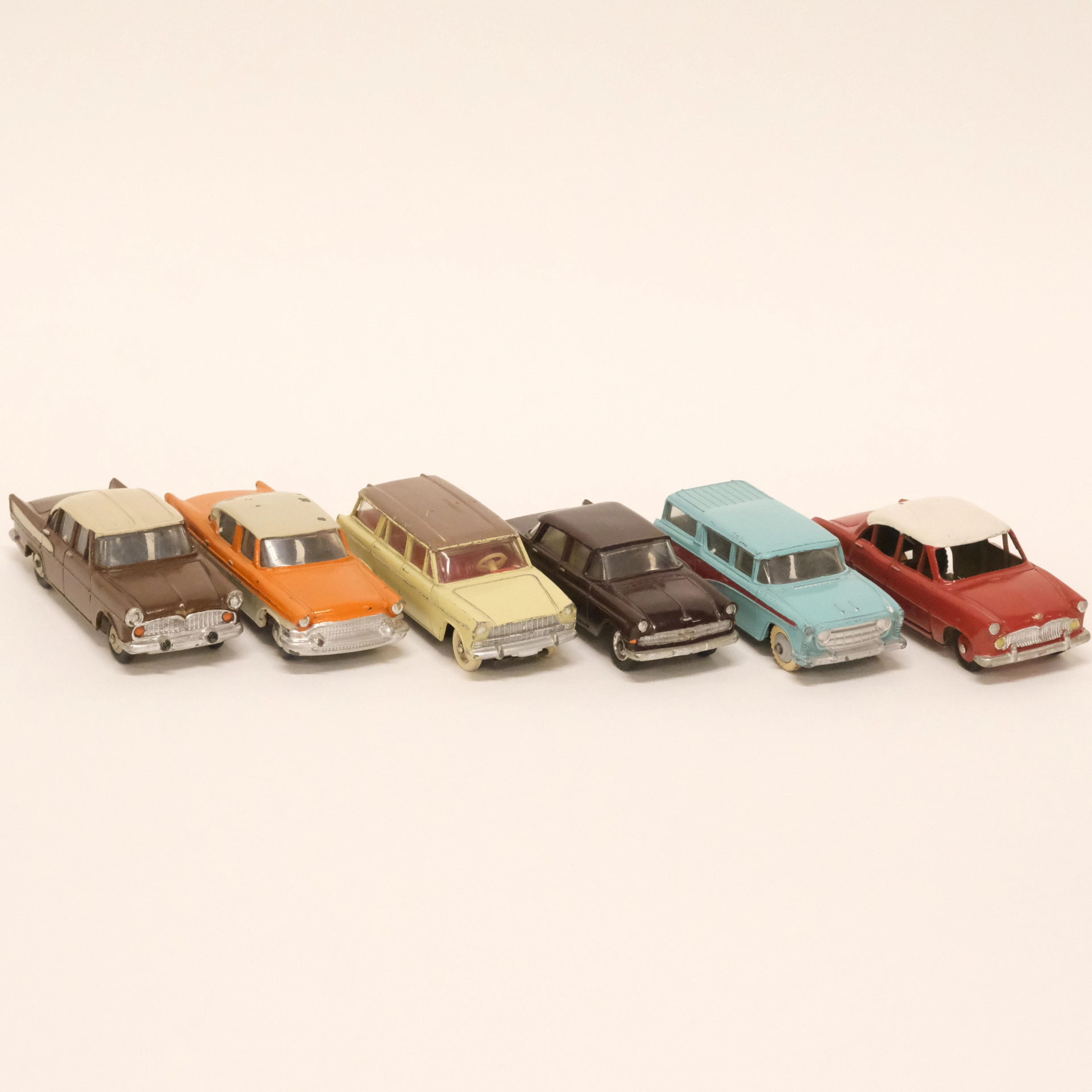 DINKY TOYS. SEX MODELLBILAR. MECCANO, FRANKRIKE/ENGLAND.