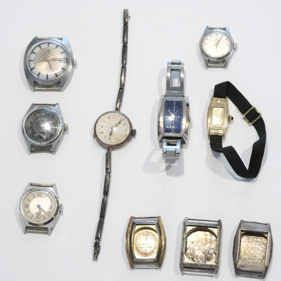 SAMLING ARMBANDSUR OCH SILVERBOETTER.