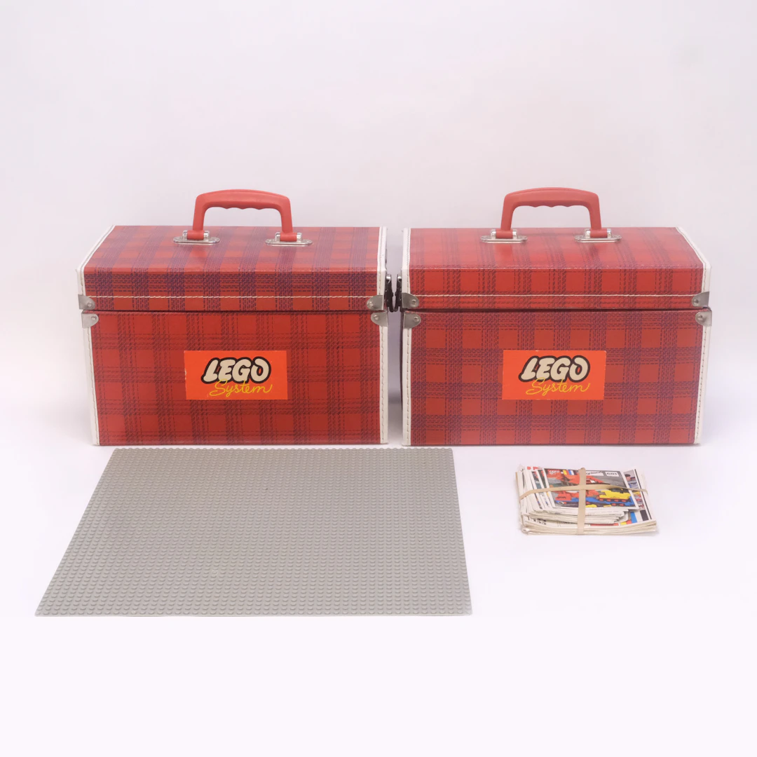 STORT PARTI LEGO MED BRUKSANVISNINGAR.