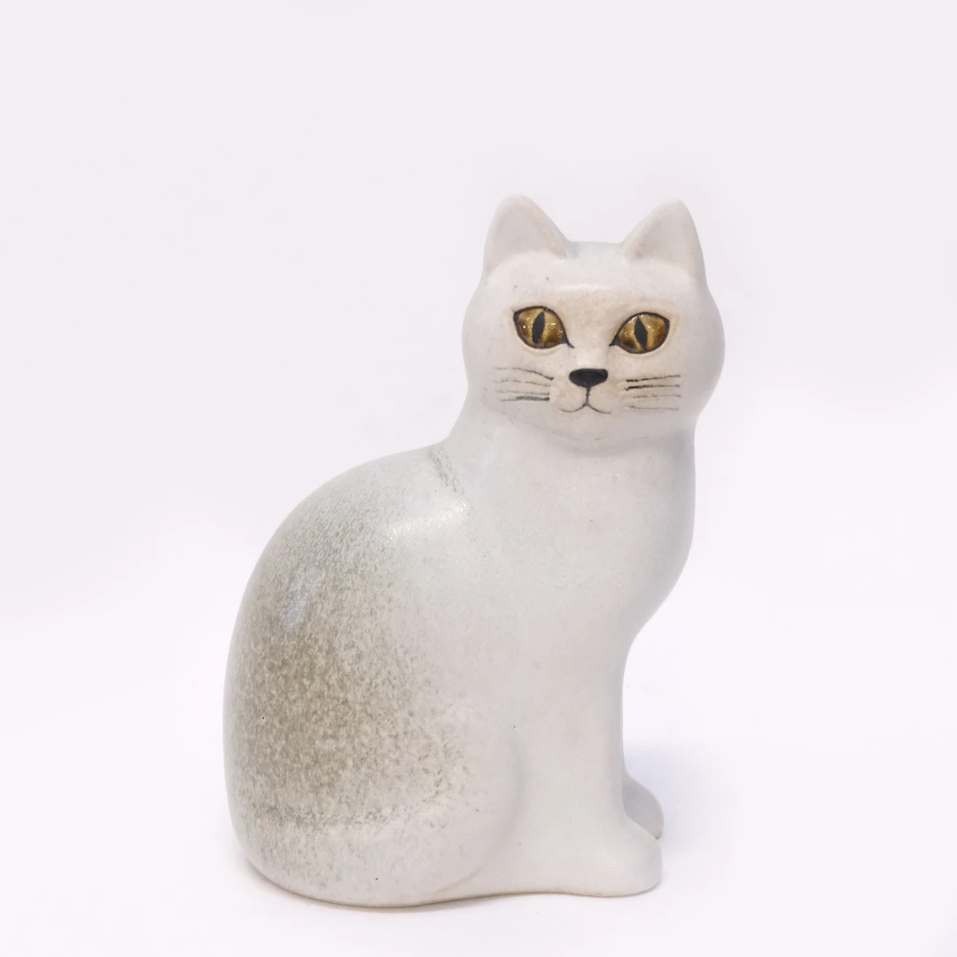 LISA LARSON. KATT, "MURRE MIDI"; GUSTAVSBERG, GLASERAT STENGODS.