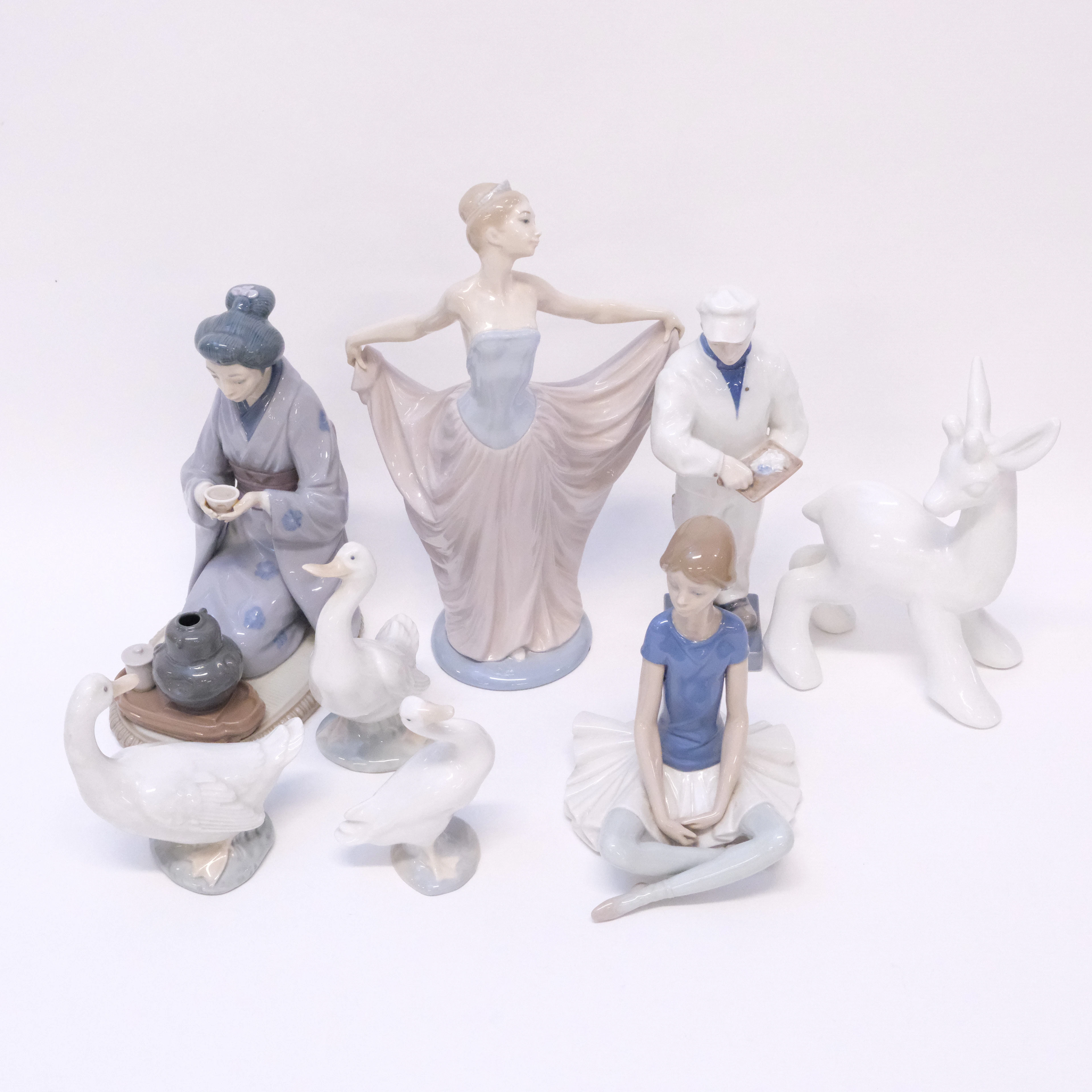 FIGURINER, ÅTTA STYCKEN, BL.A ROYAL COPENHAGEN, LLADRO.