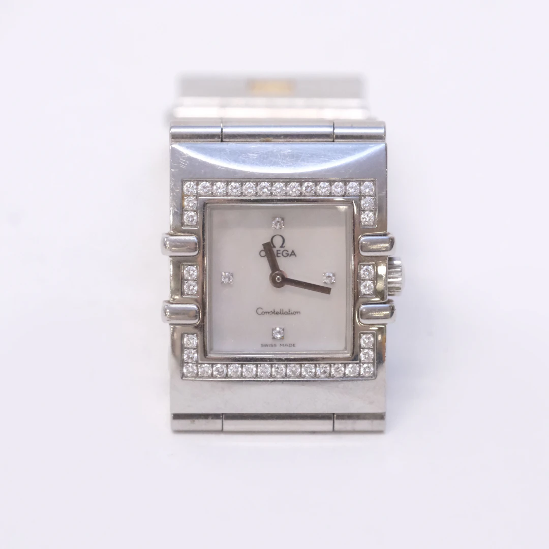 OMEGA. DAMARMBANDSUR. "CONSTELLATION QUADRA". CA ÅR 2000.