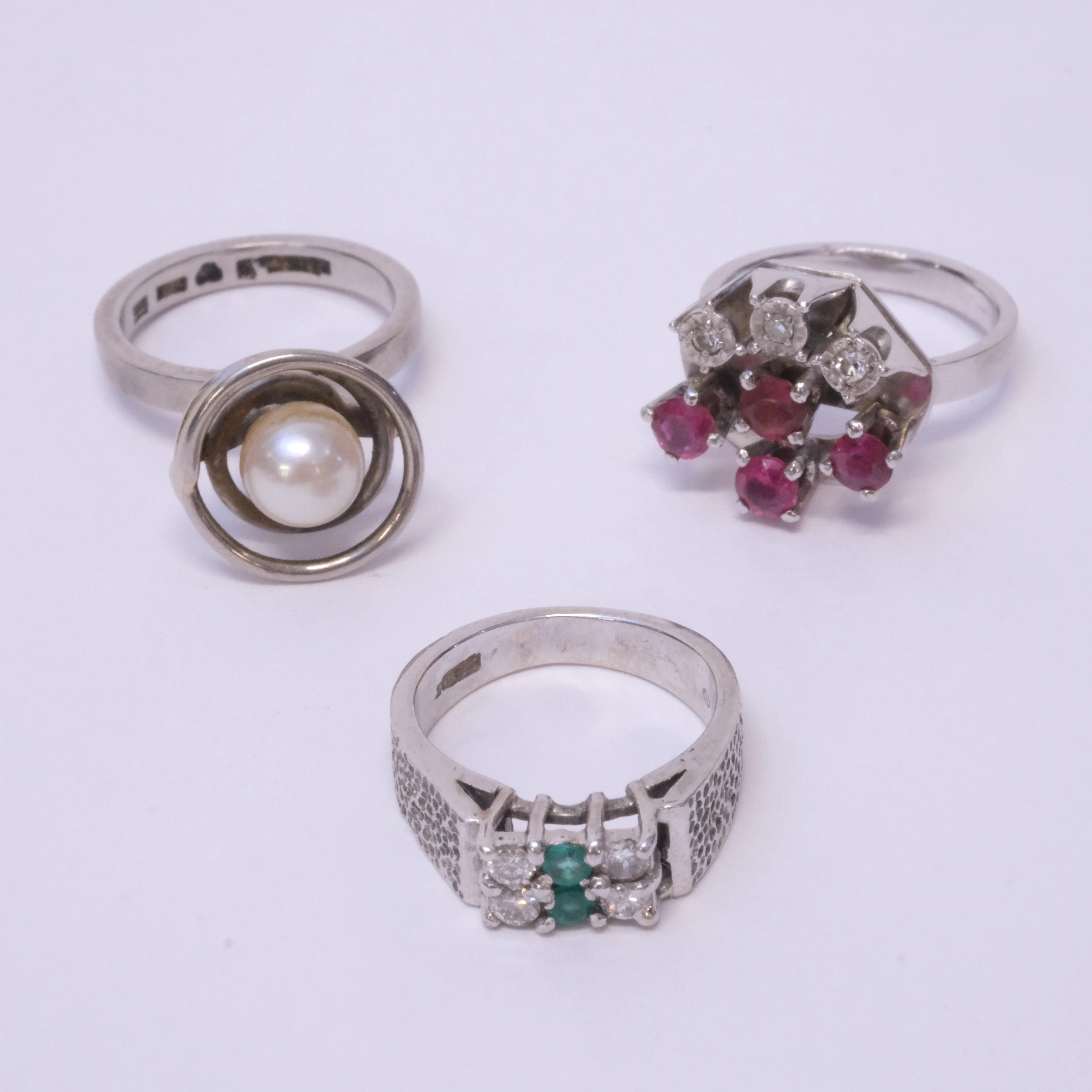 RINGAR, TRE STYCKEN, 18K VITT GULD.