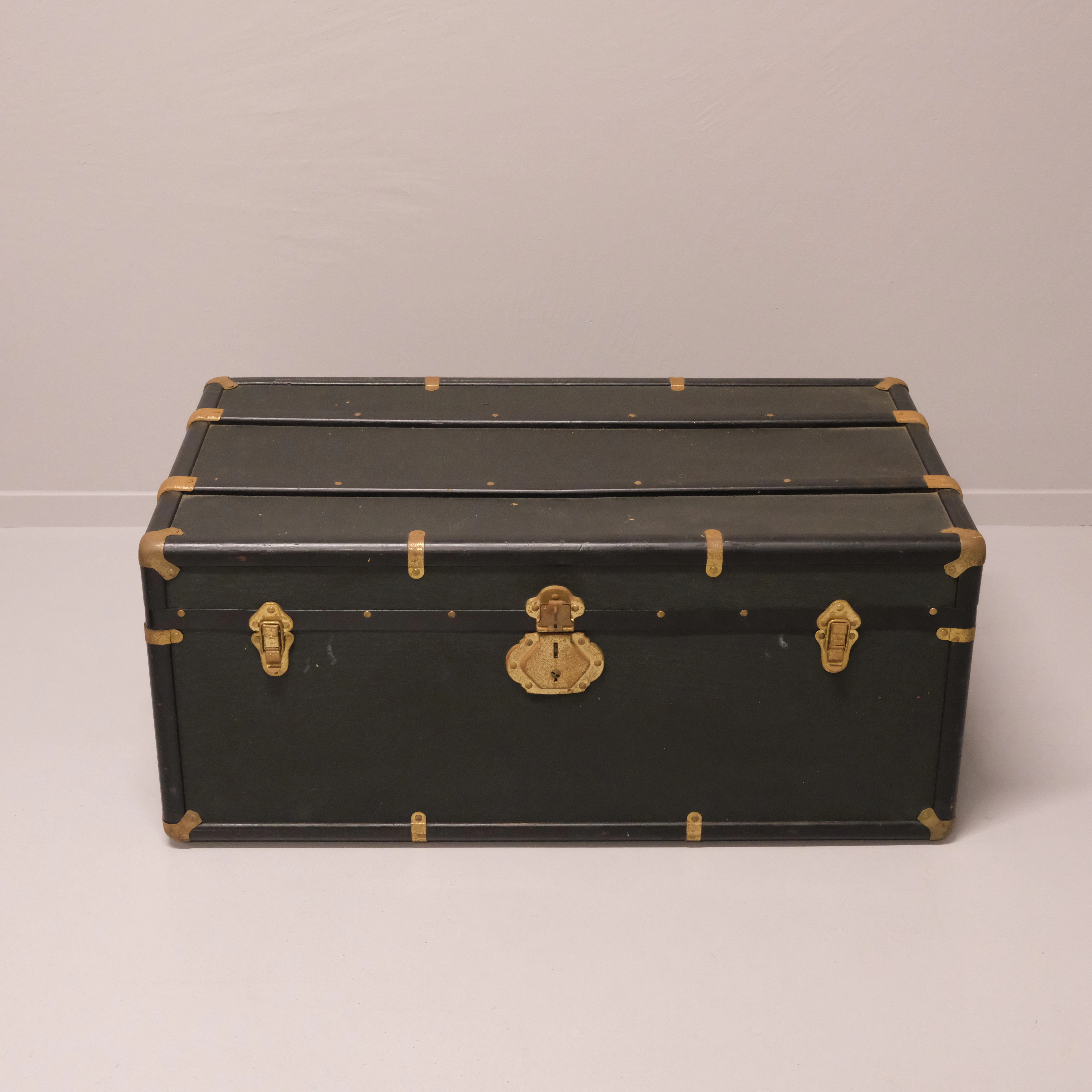 KOFFERT, 1900-TALETS FÖRSTA HÄLFT.