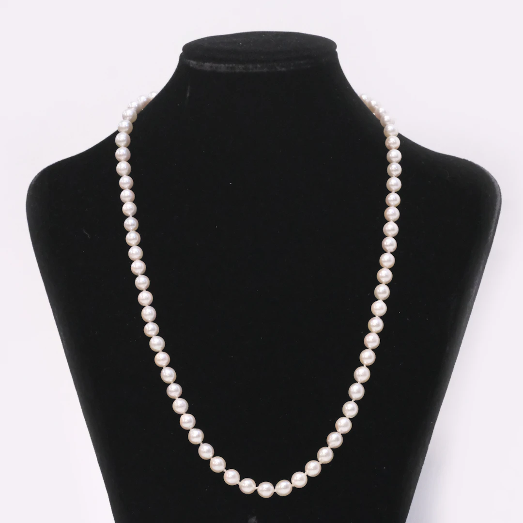 PÄRLCOLLIER.