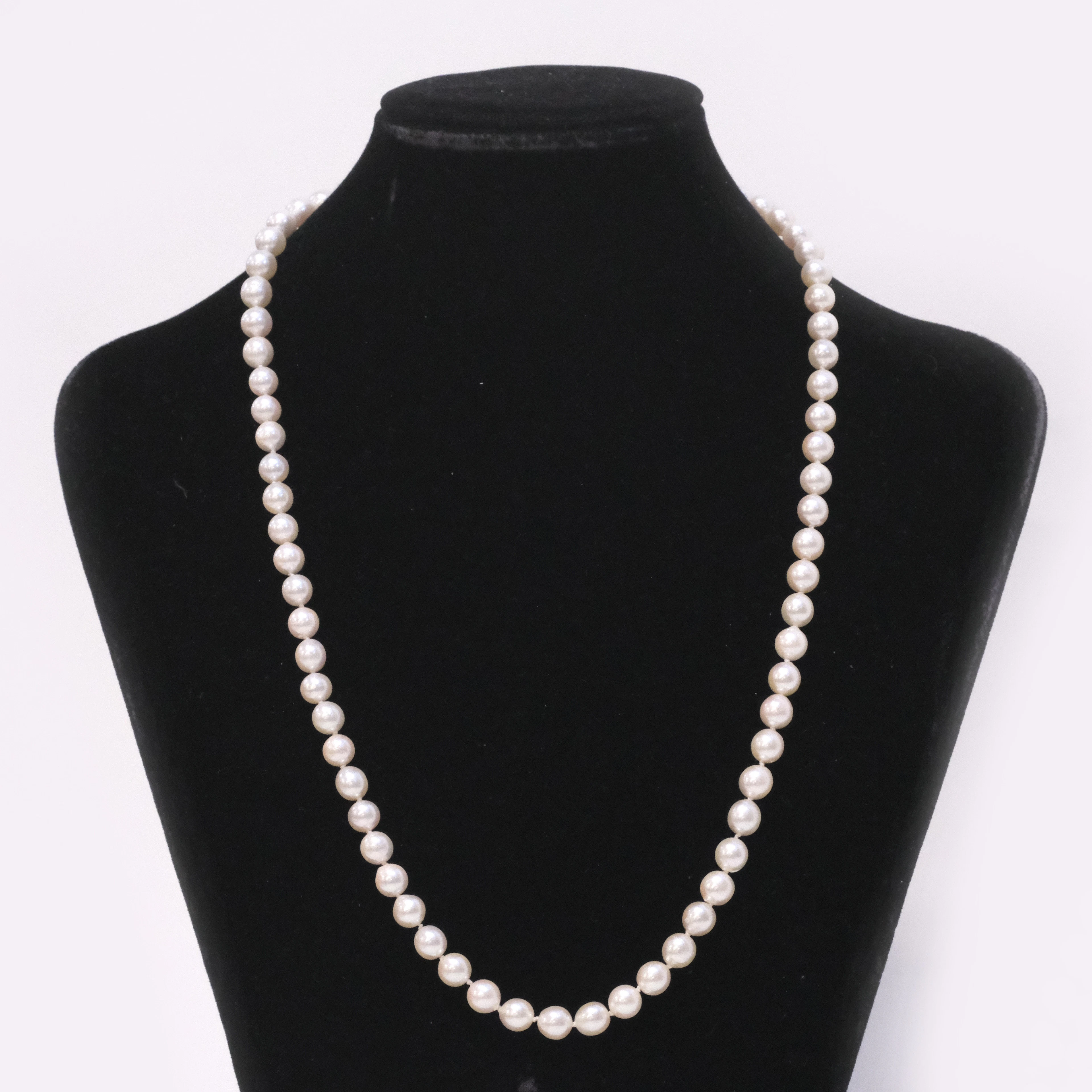PÄRLCOLLIER.