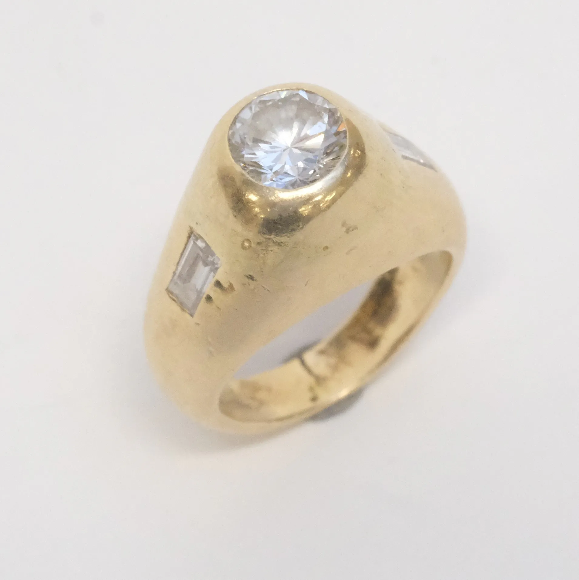 RING MED DIAMANTER, 14K GULD, 1.10 CARAT.