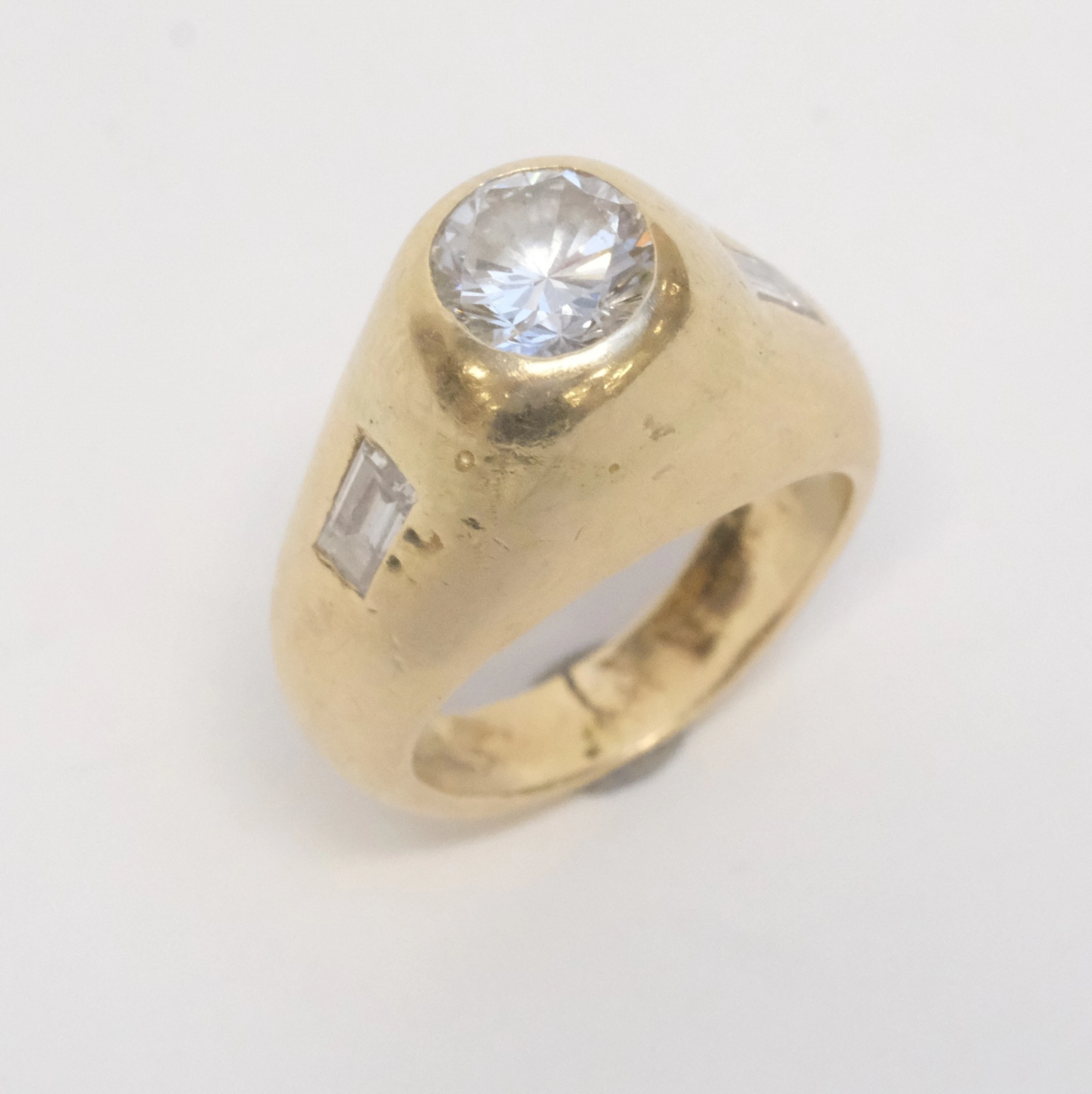 RING MED DIAMANTER, 14K GULD, 1.10 CARAT.