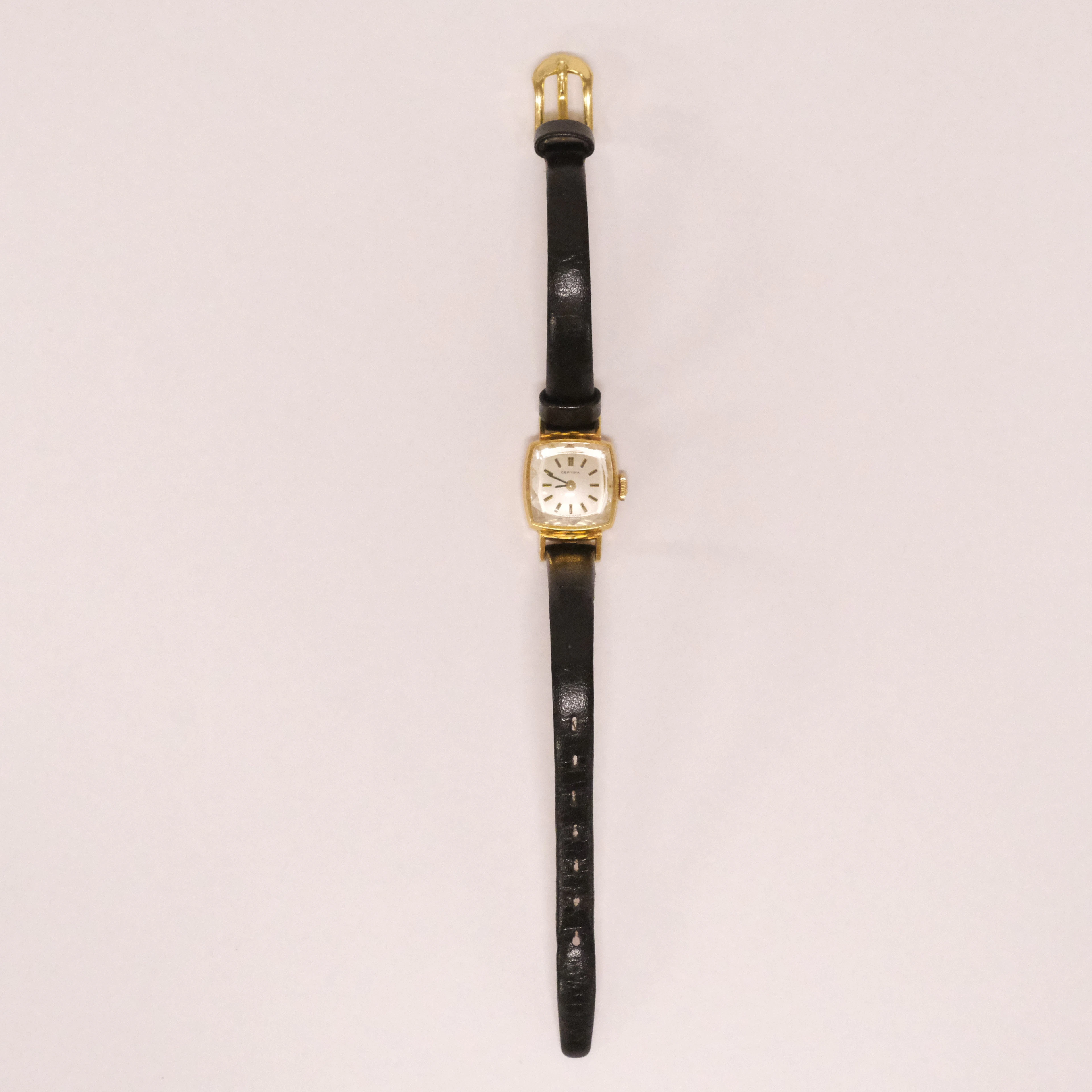 DAMUR, CERTINA, 18K GULD.