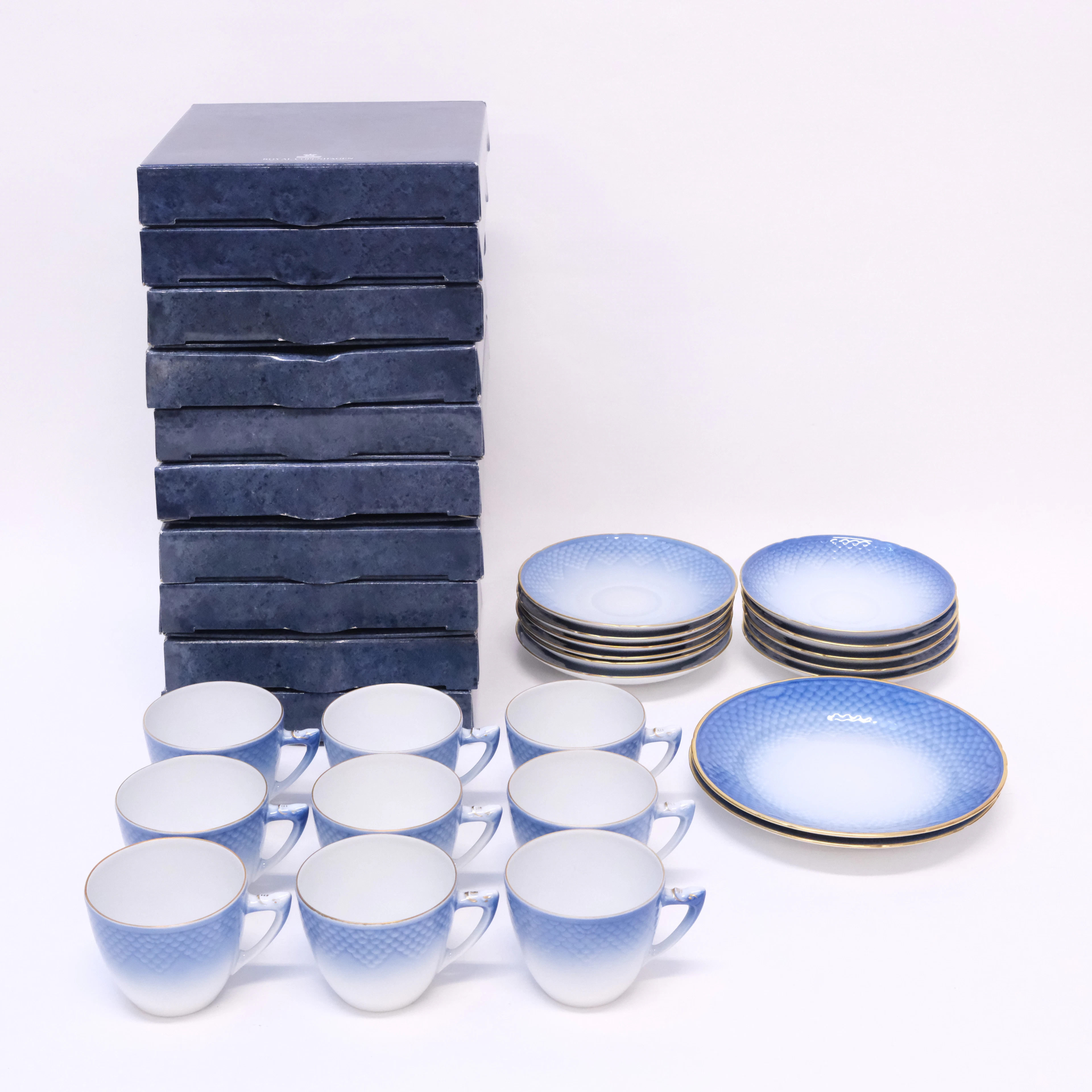 BING & GRÖNDAHL OCH ROYAL COPENHAGEN, KAFFESERVIS "BLÅ TON", 32 DELAR.
