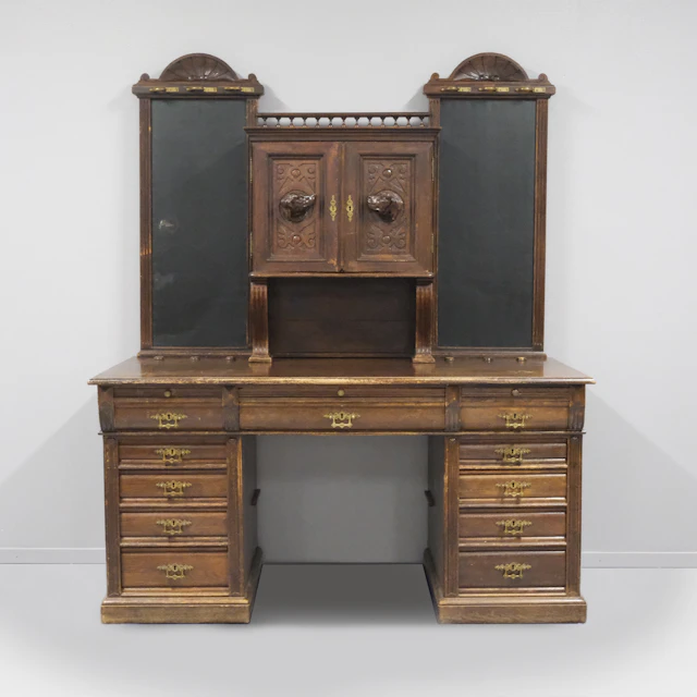 SKRIVBORD FÖR SLOTTSFÖRVALTARE. EK. NYRENÄSSANS. DANMARK, 1890-TAL.