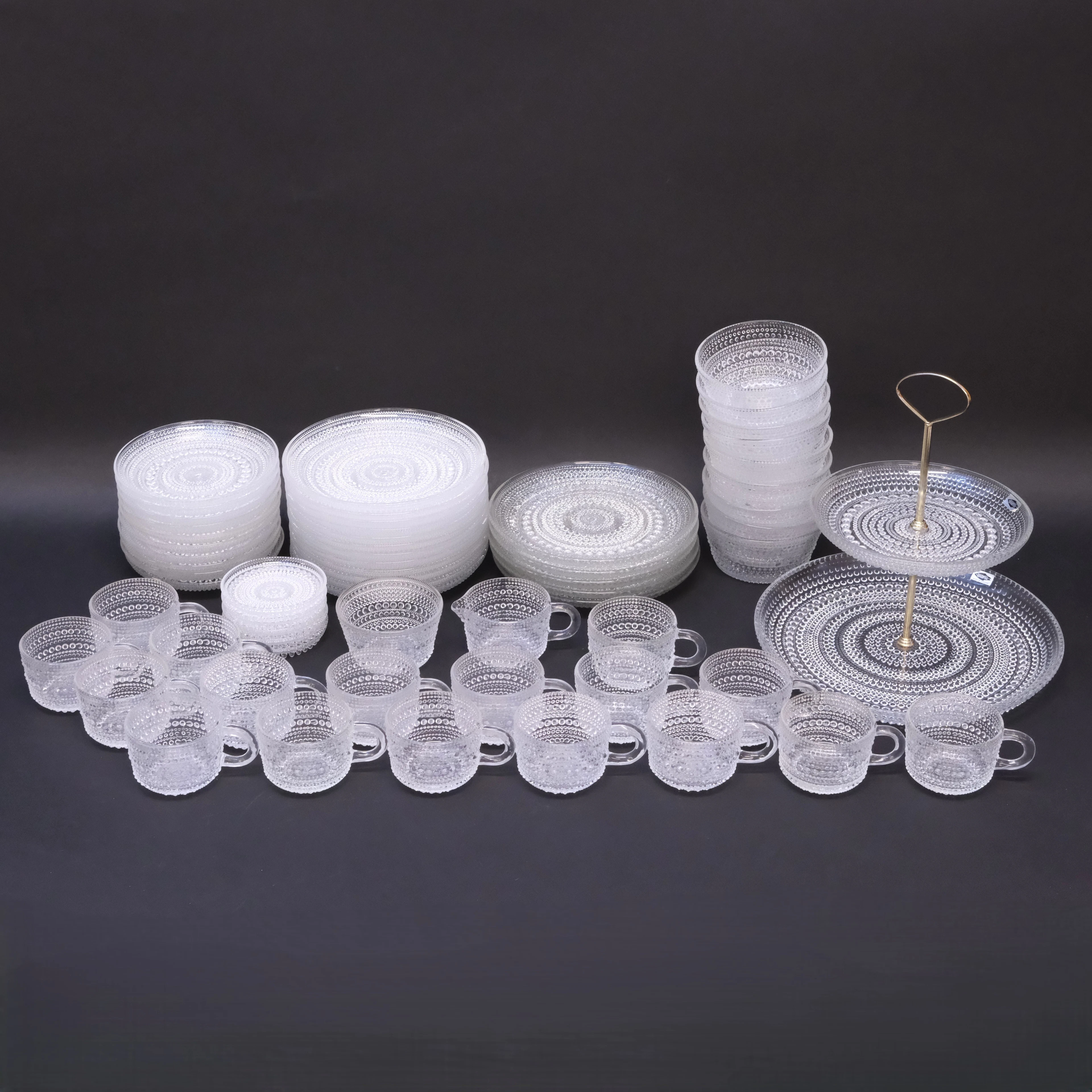OIVA TOIKKA. IITTALA / NUUTASJÄRVI, SERVISDELAR " KASTEHELMI " 59 DELAR.