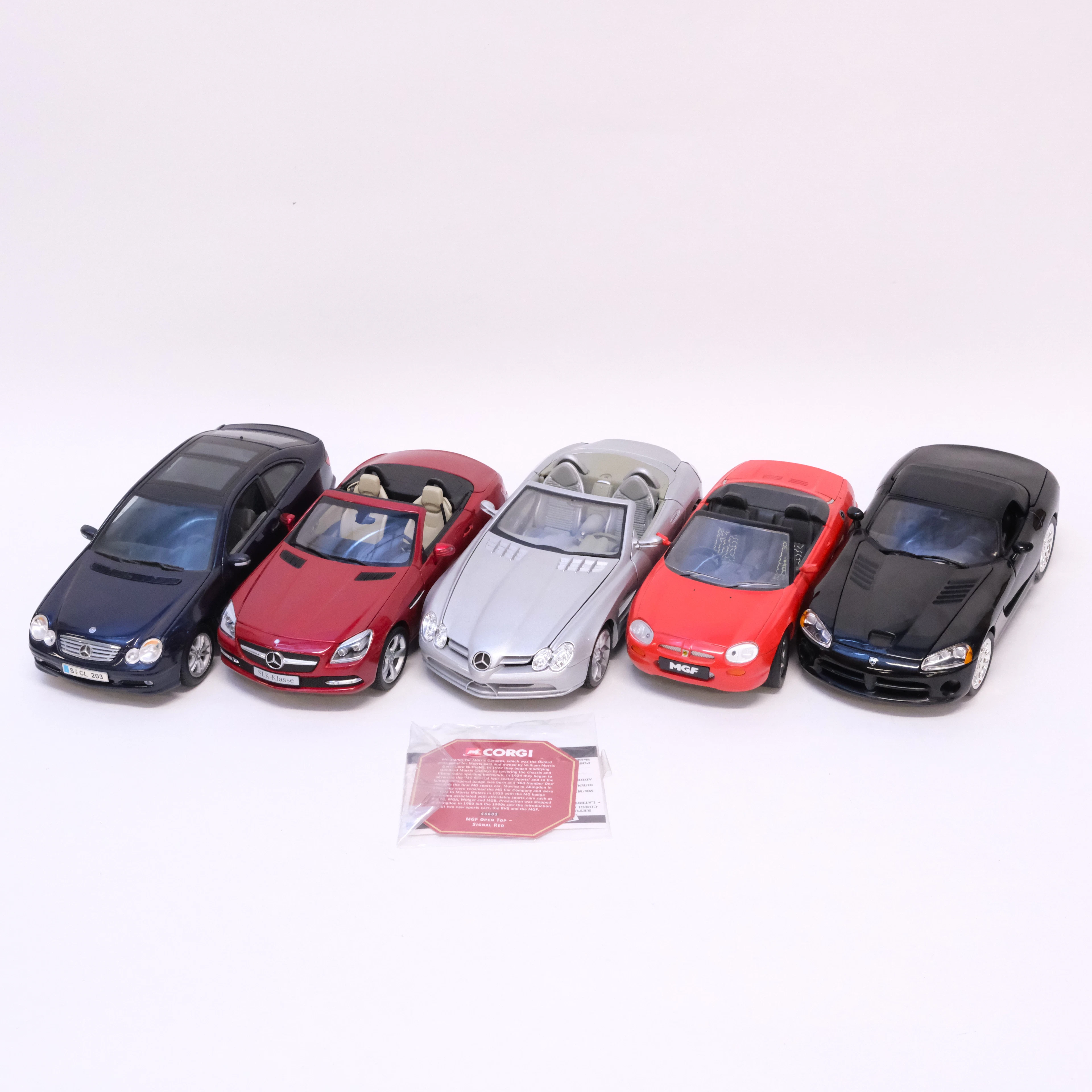 FEM MODELLBILAR. ERTL, MAISTO, CORGI SAMT PAULS MODEL ART/MINICHAMPS.