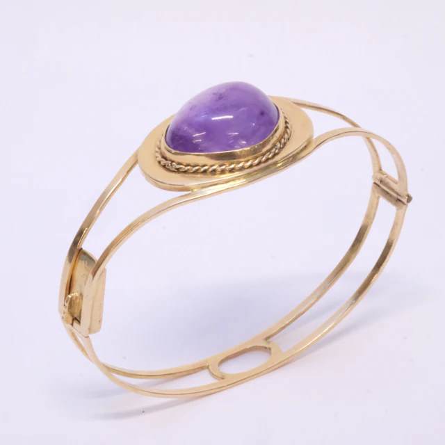 ARMRING MED AMETIST, 18K GULD.