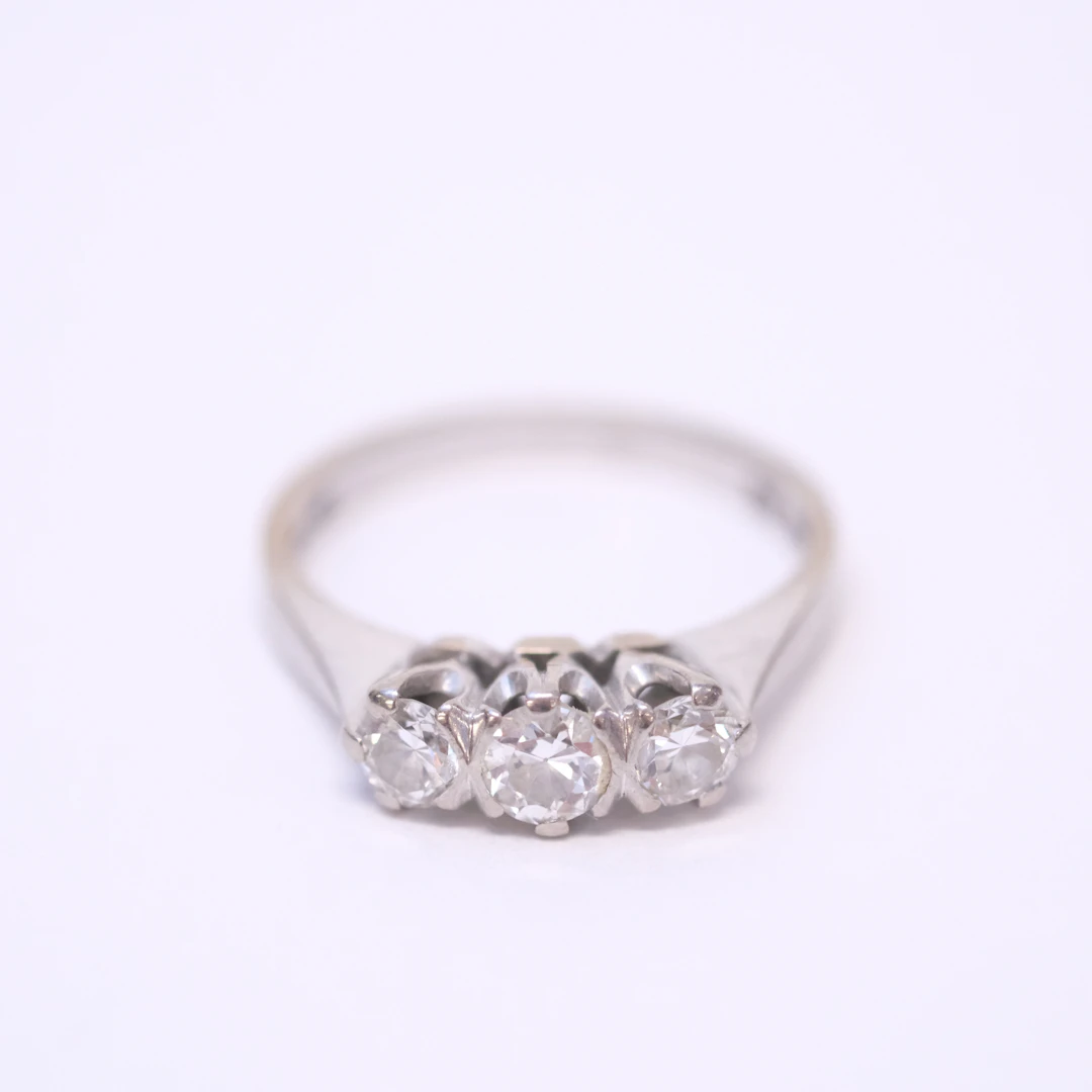RING MED DIAMANTER, 18K VITGULD.