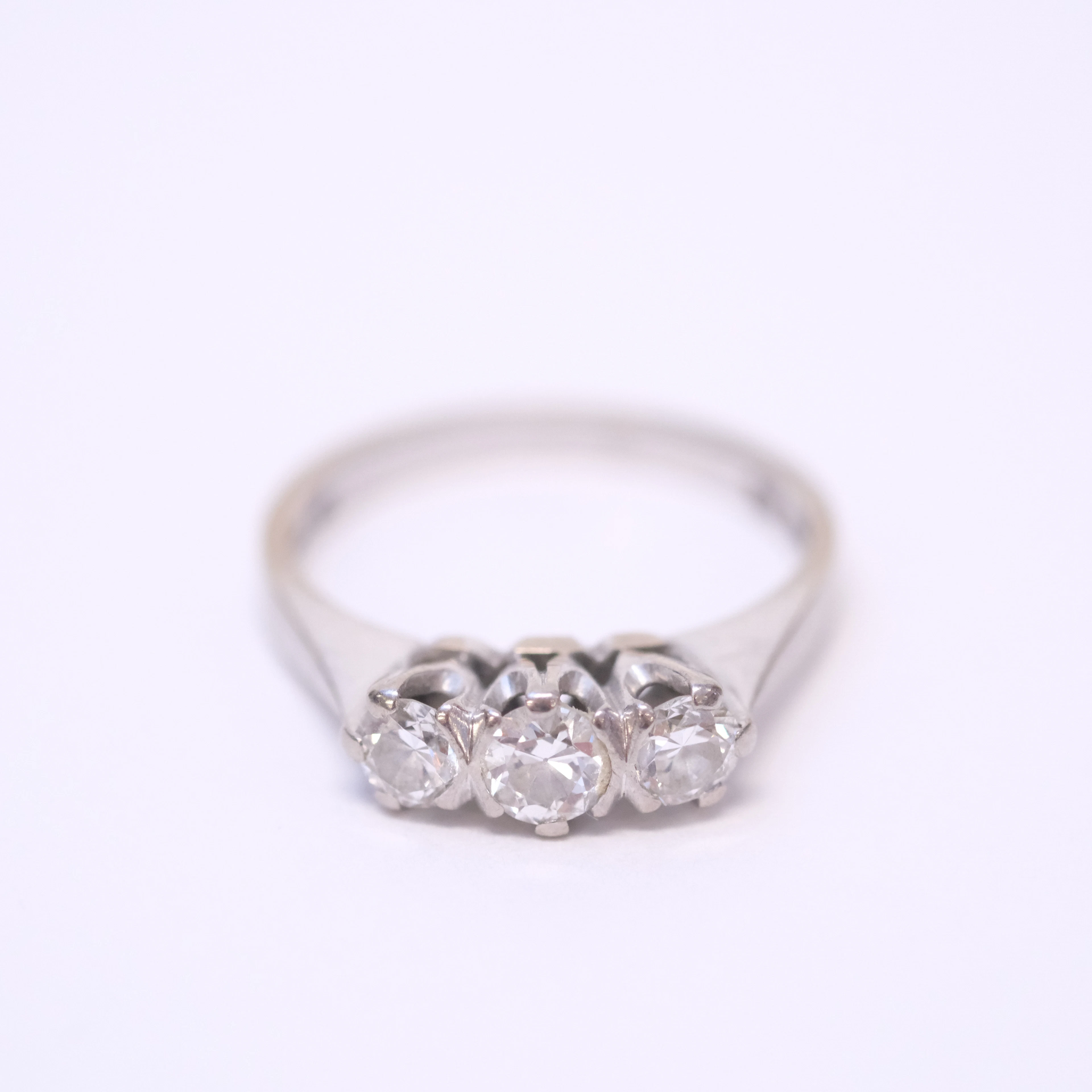 RING MED DIAMANTER, 18K VITGULD.