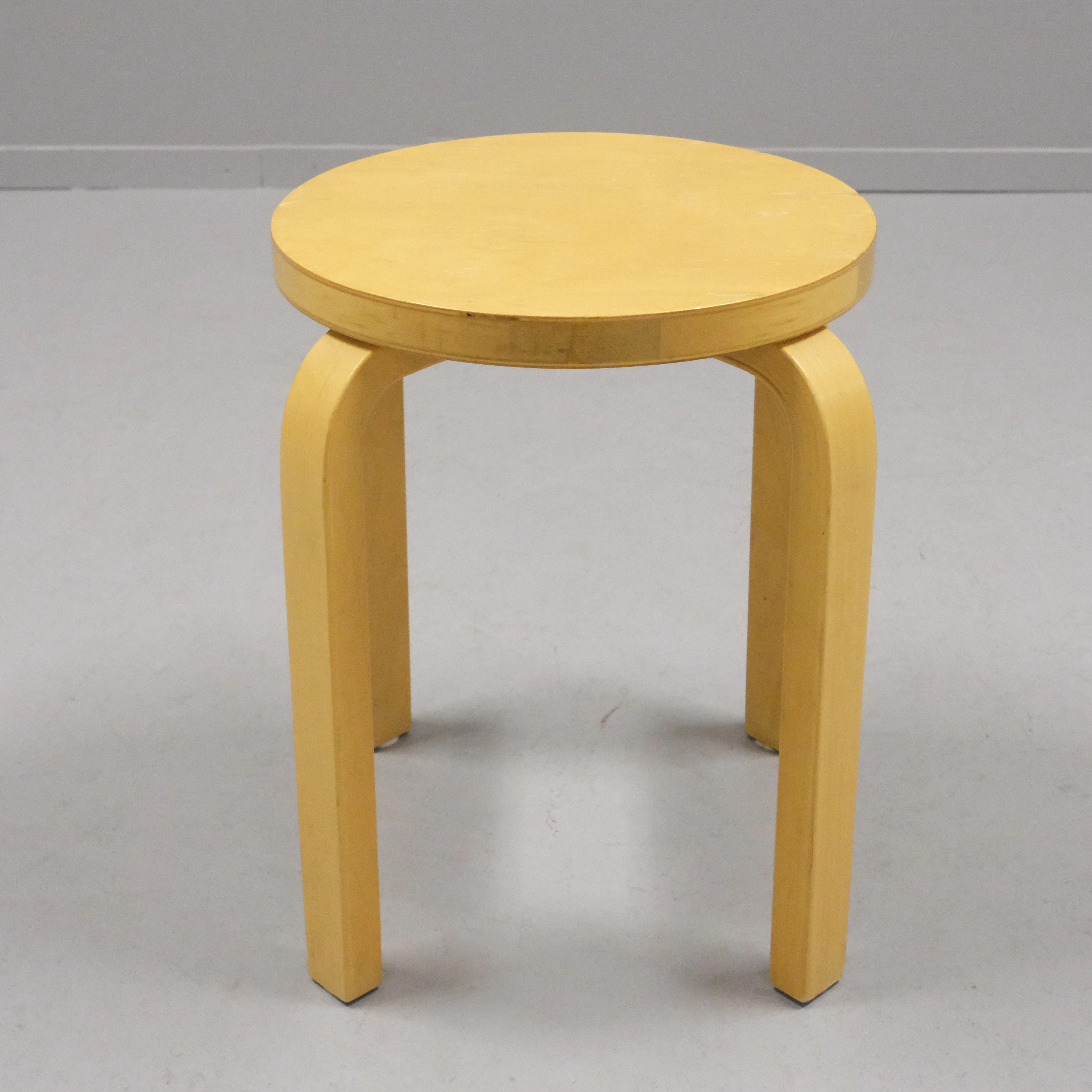 ALVAR AALTO. PALL, MODELL E60, BJÖRK.